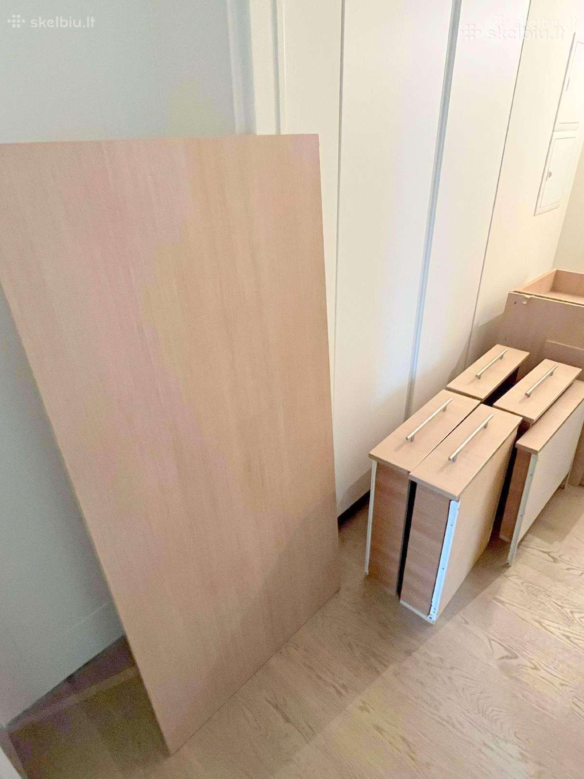 Rašomasis stalas 140x70 cm su 4 stalčiais