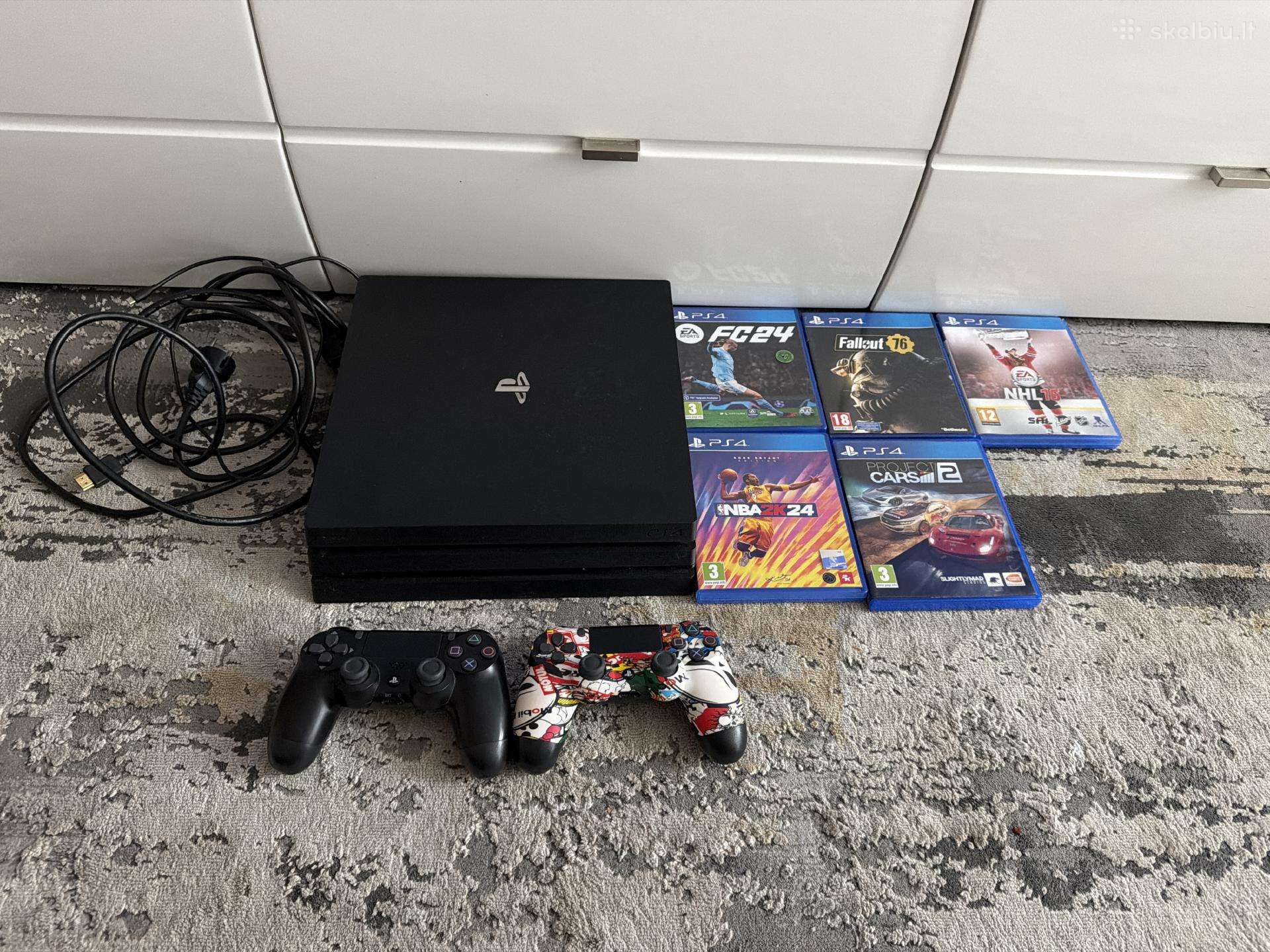 Ps4 pro dviem pulteliais ir 5 žaidimais