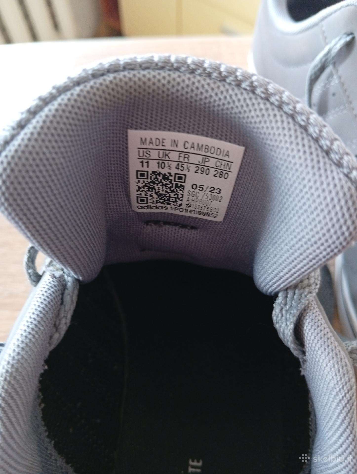 Parduodami Adidas sportiniai bateliai