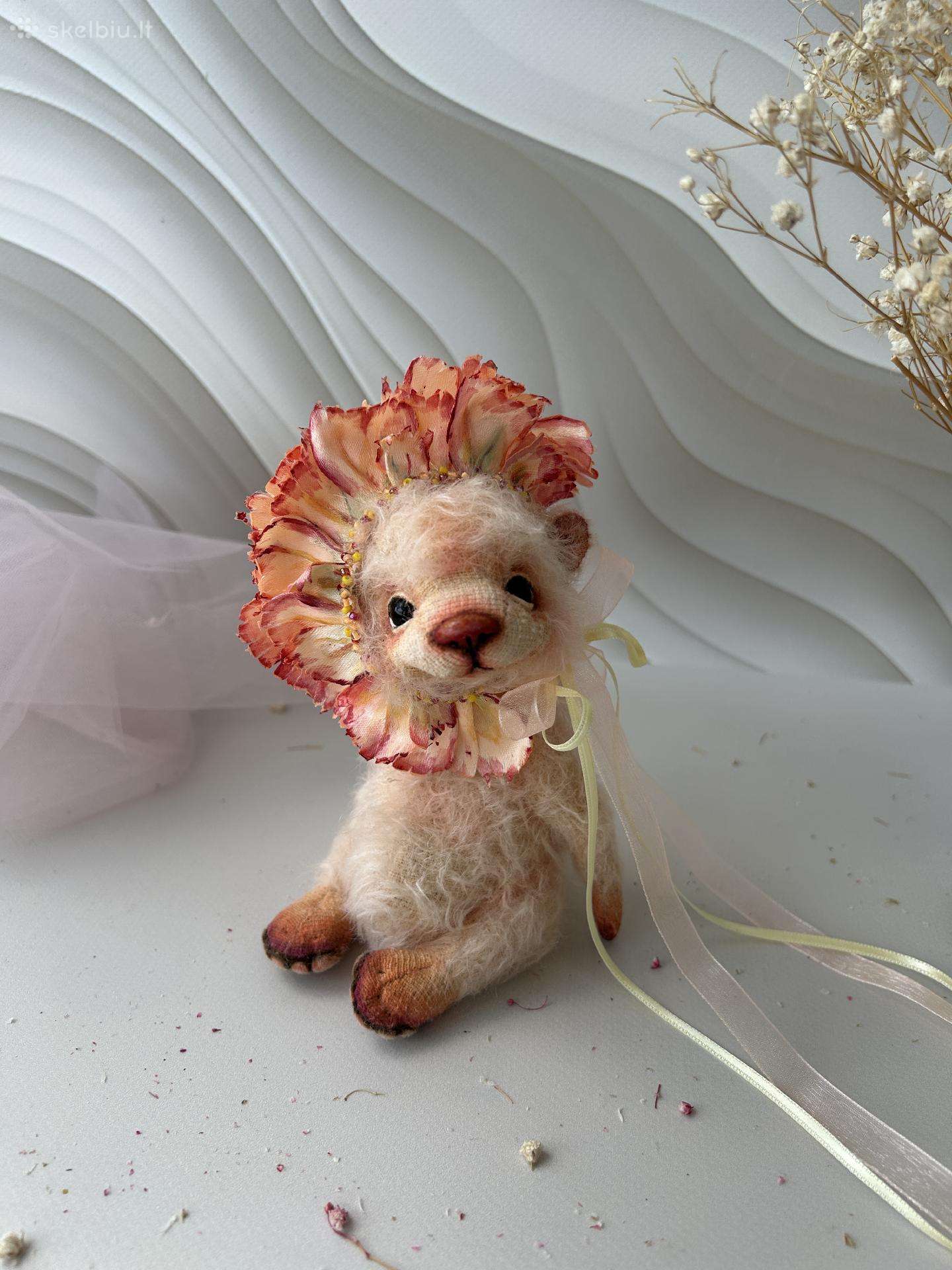 Handmade teddy-style bear Snezhanadolls