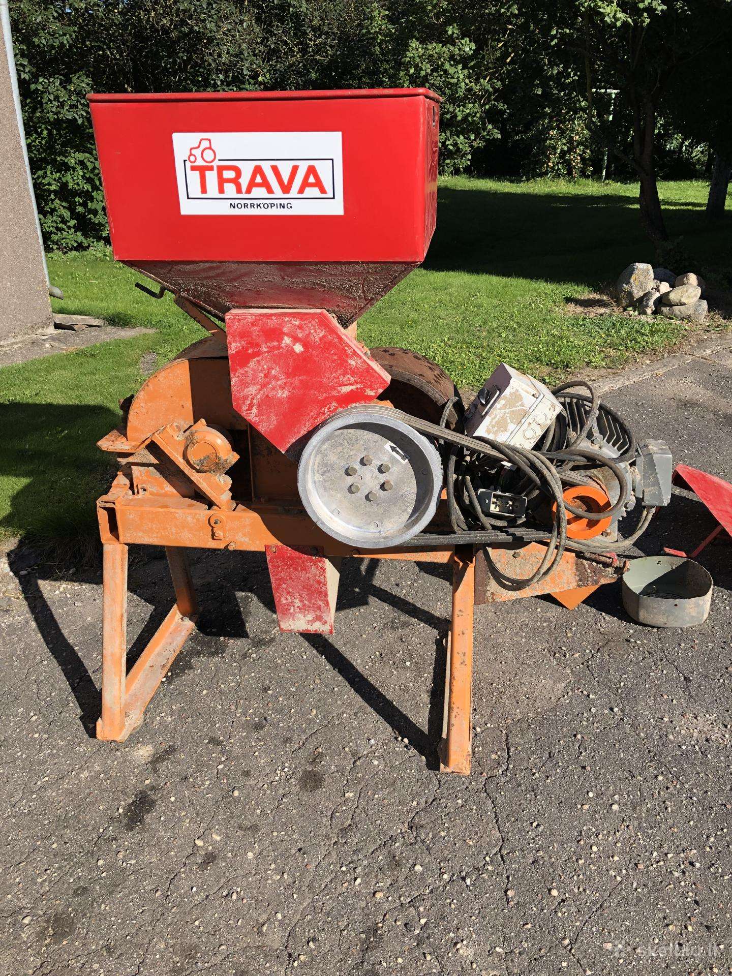 Grūdų traiškytuvus parvešti