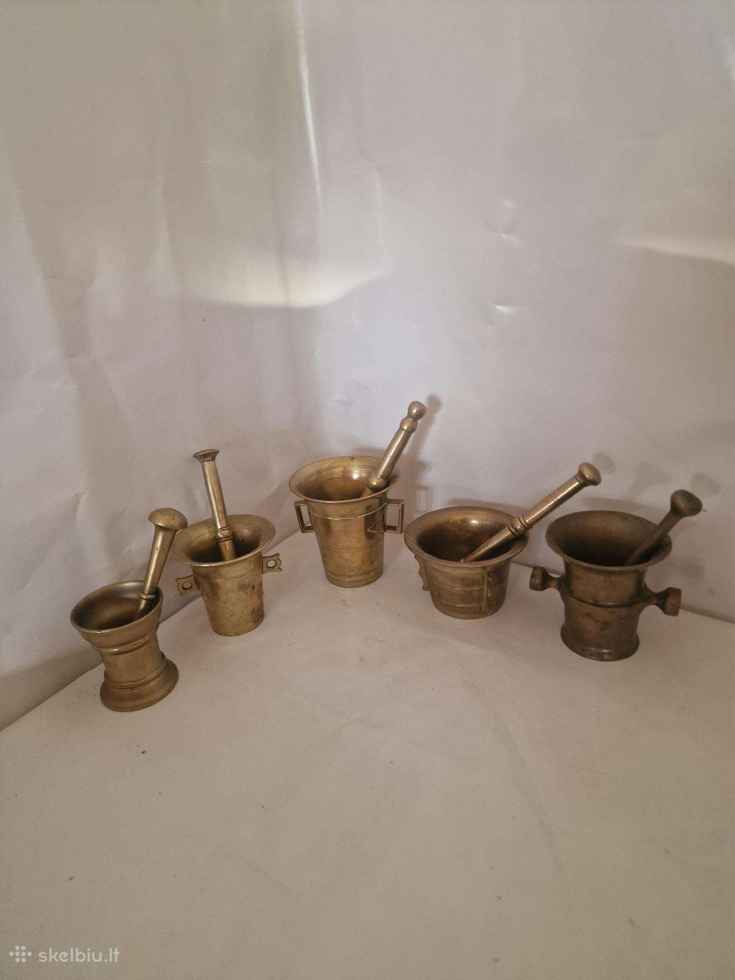 Žalvarinės grustuvės