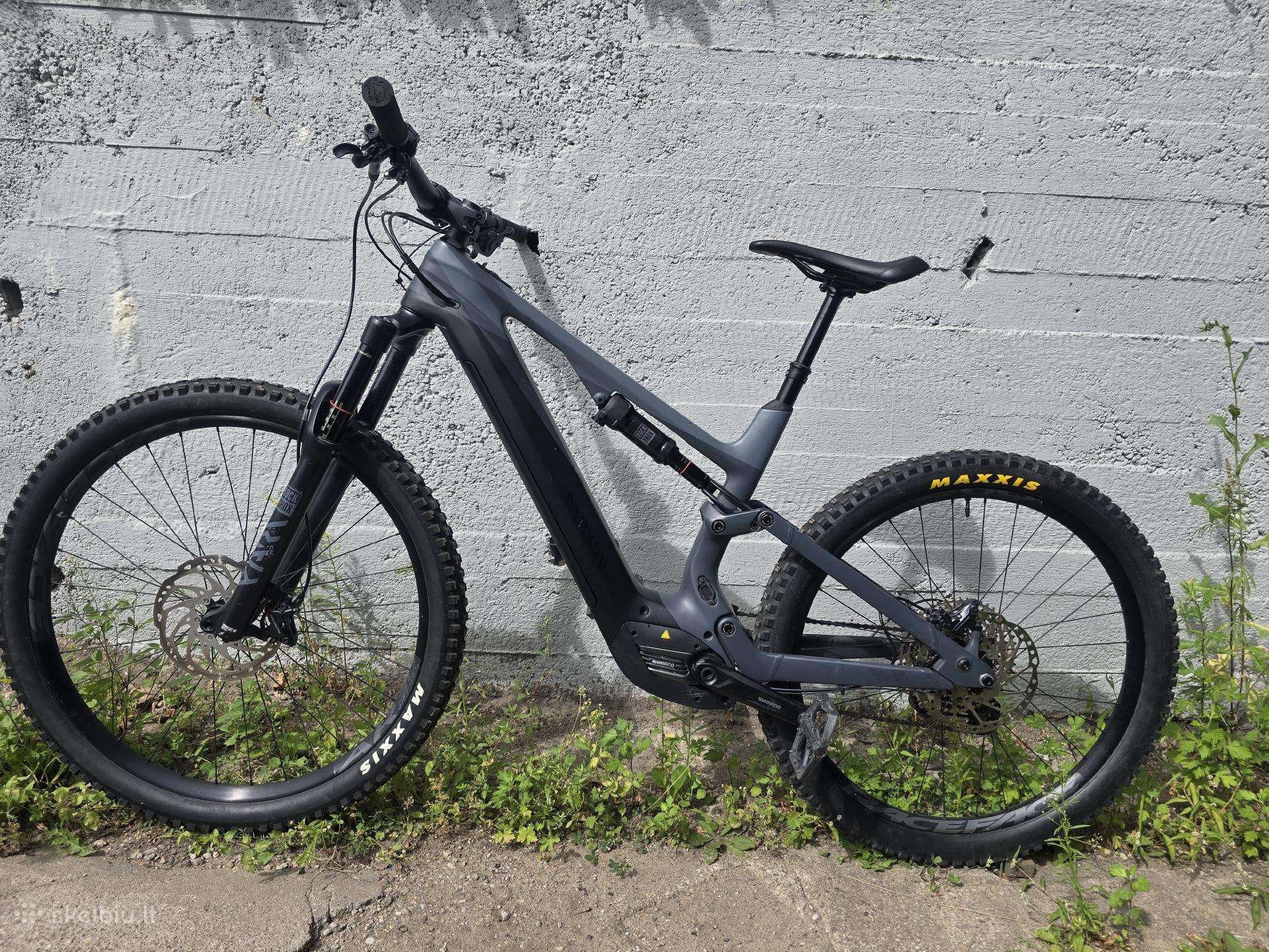 Canyon Spectral:on CF 7 carbon
