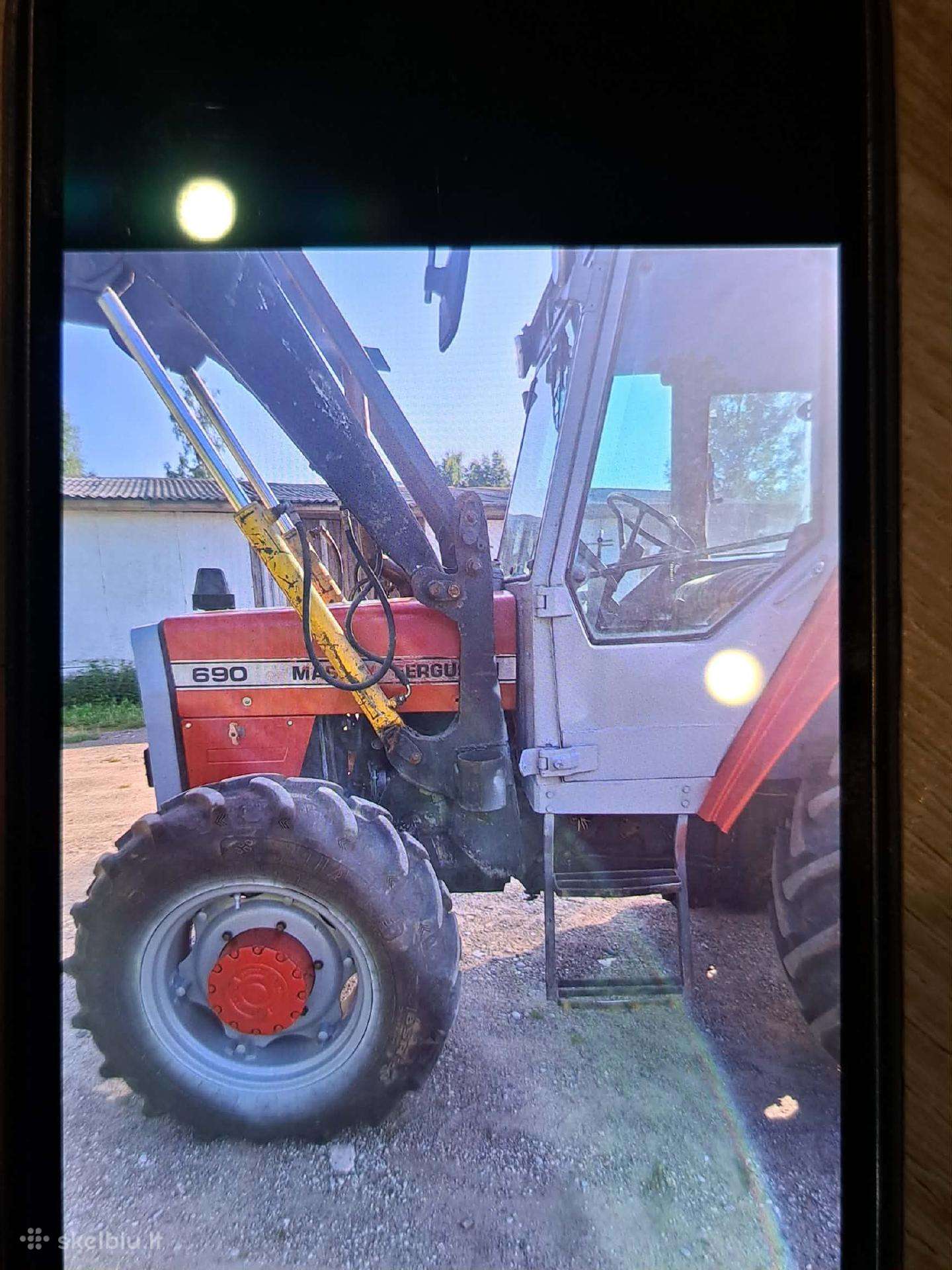 Massey Ferguson 690, tractors