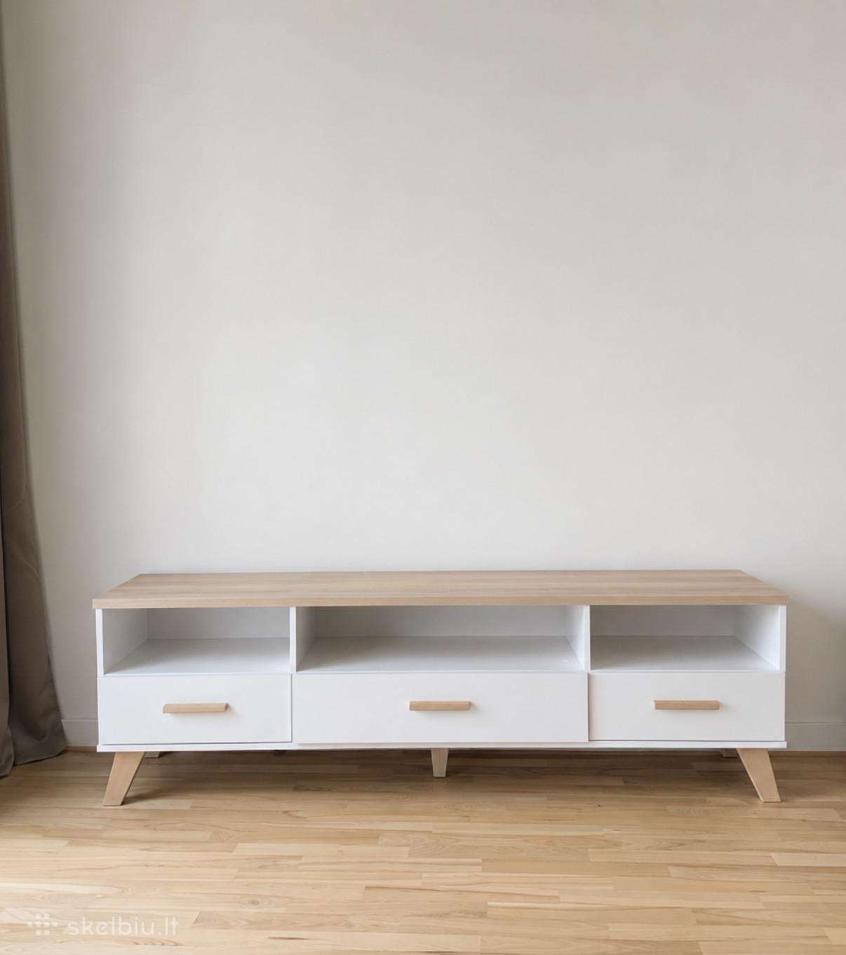 TV staliukas – 50 €