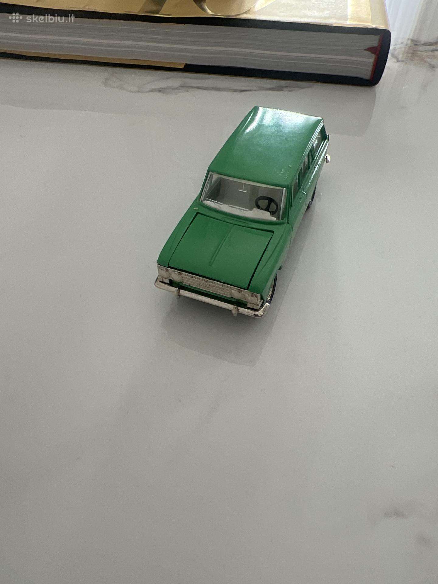 Moskvic 427 keiciu su priemoka