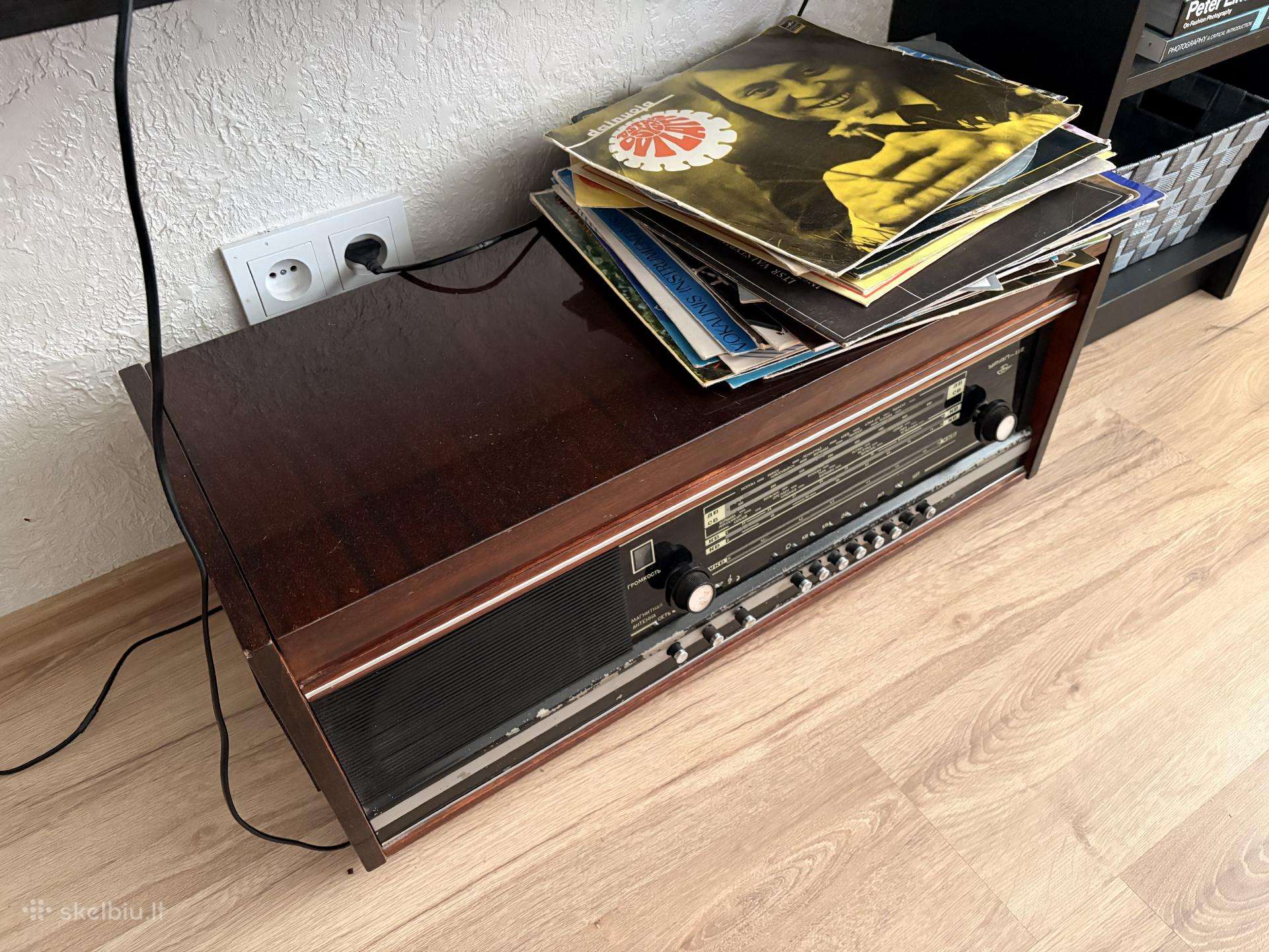 Ural-112 radijas su patefonu + vinilai