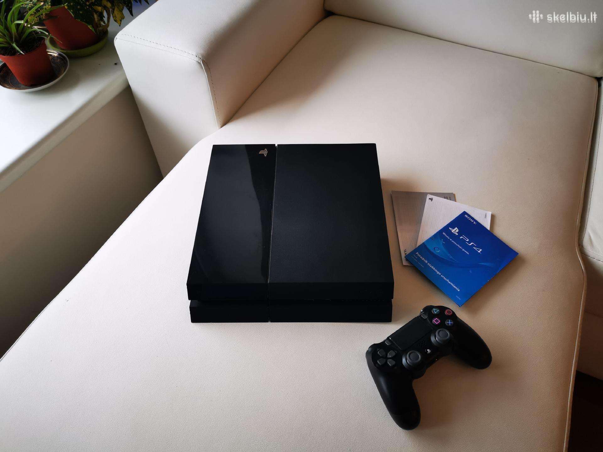 Sony Playstation 4 su 2 žaidimais