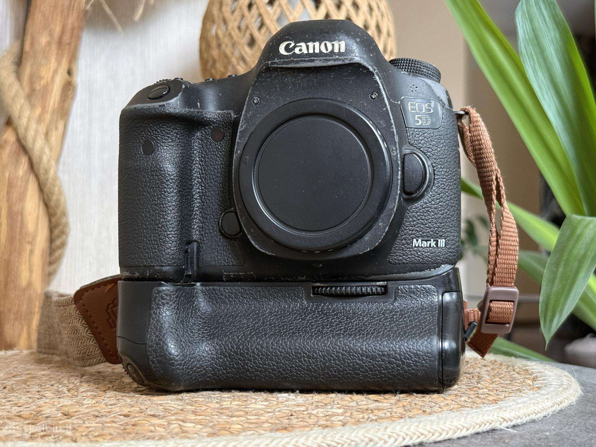 Canon EOS 5D Mark III + priedai