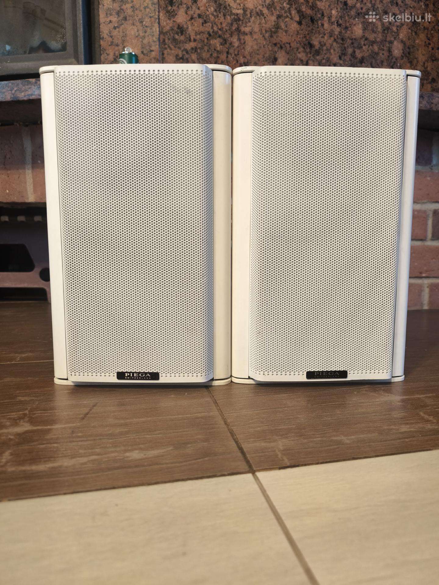 Piega Premium 1 High End lentininės kolonėlės