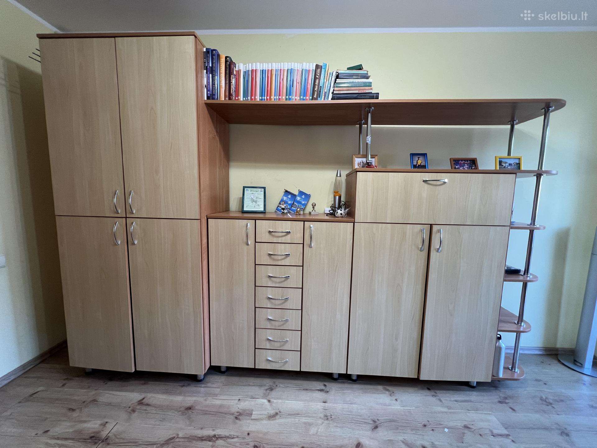 Jaunuolio kambario baldai