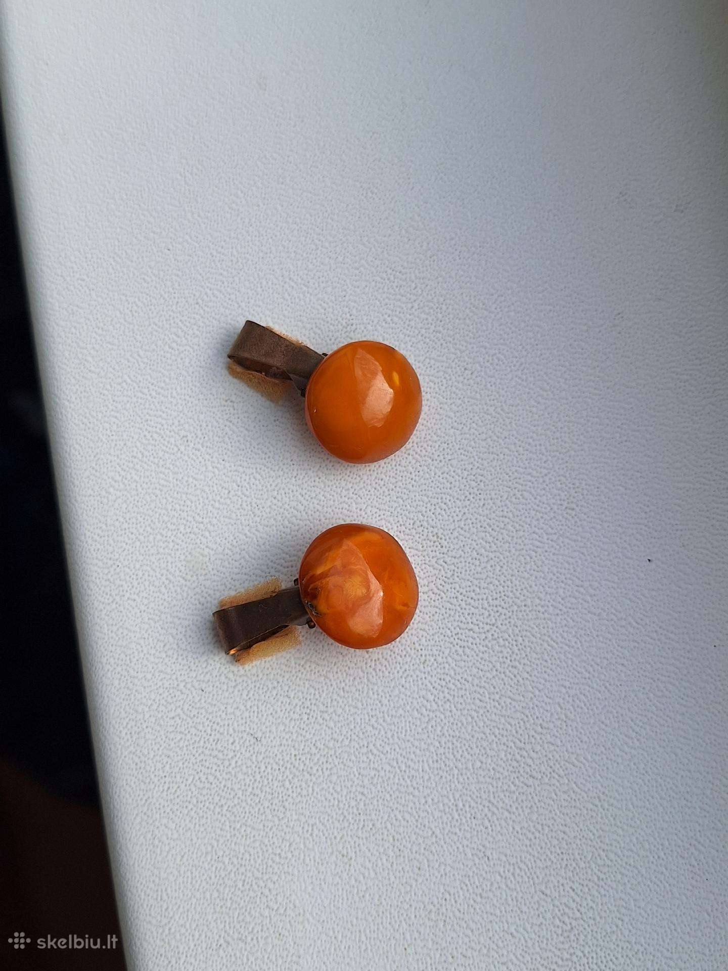 Gintariniai klipsai seni nepanaudoti