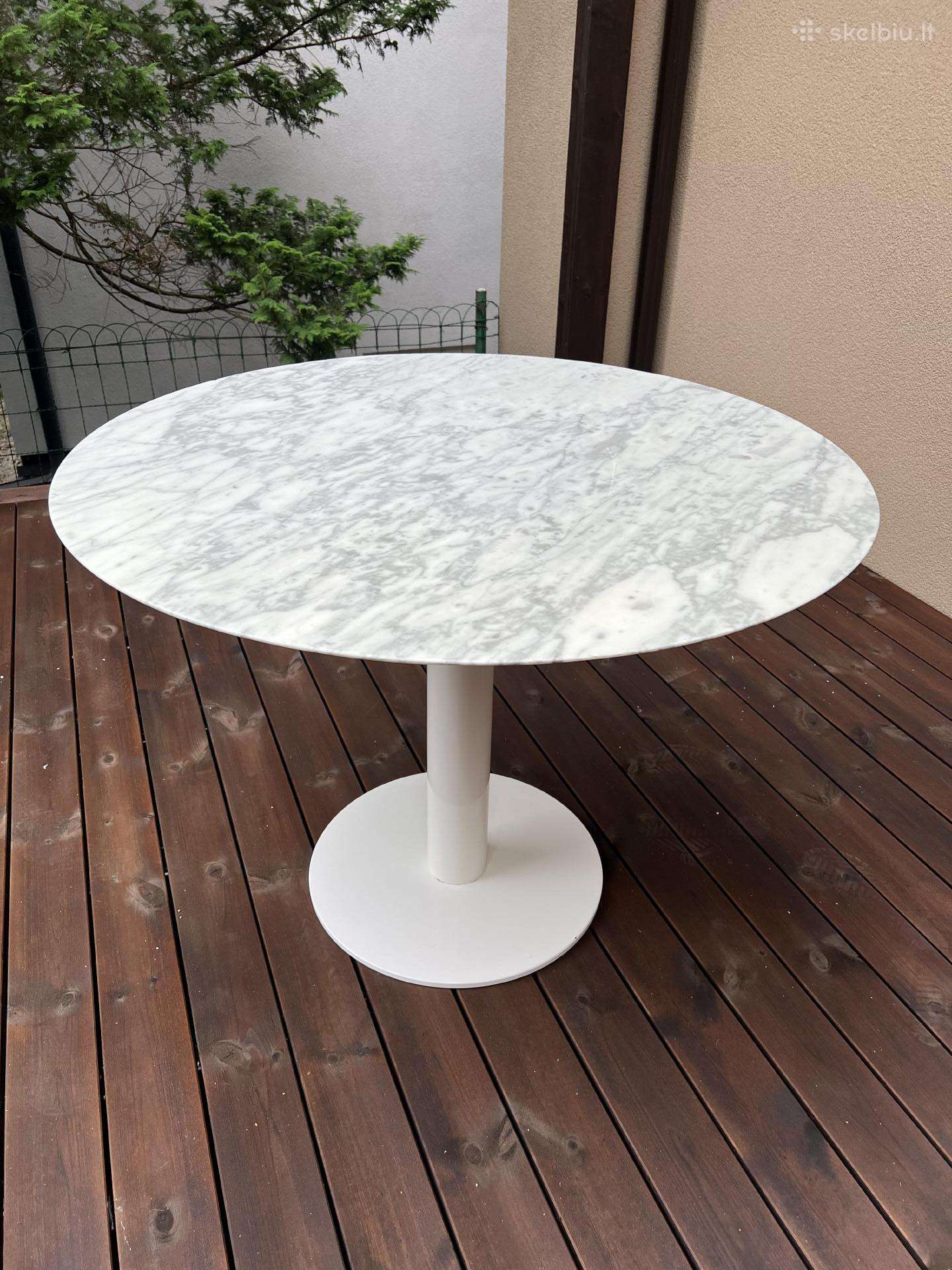 Tikro Carrara marmuro valgomojo stalas 2-4asmenims