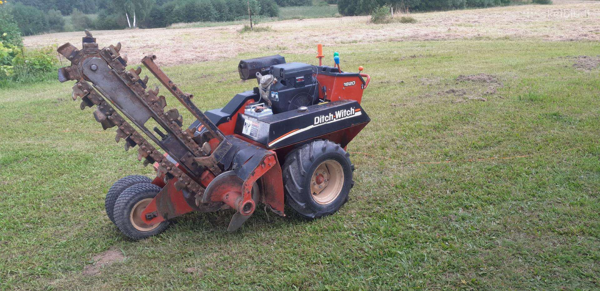 Ditch Witch 1820, other