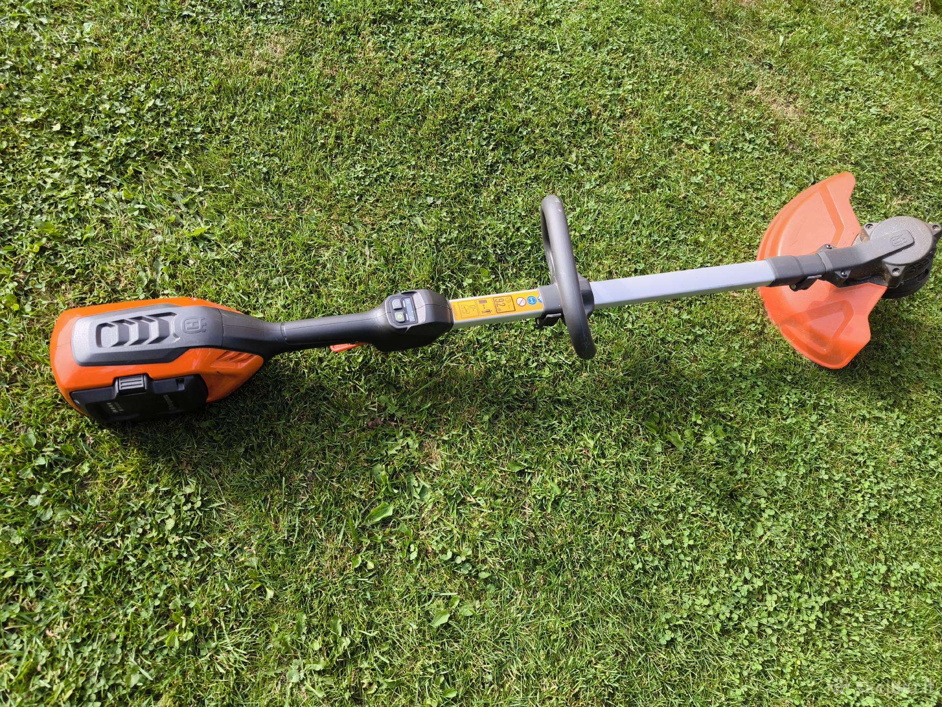 Husqvarna il215 trimeris