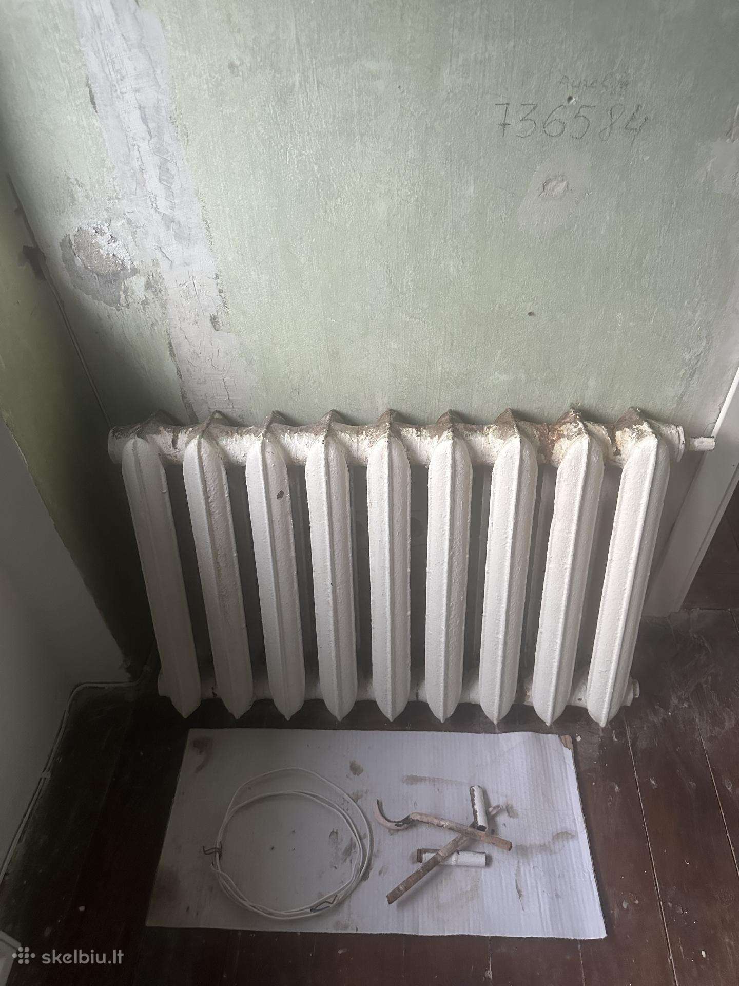 Parduodami seni keto radiotoriai