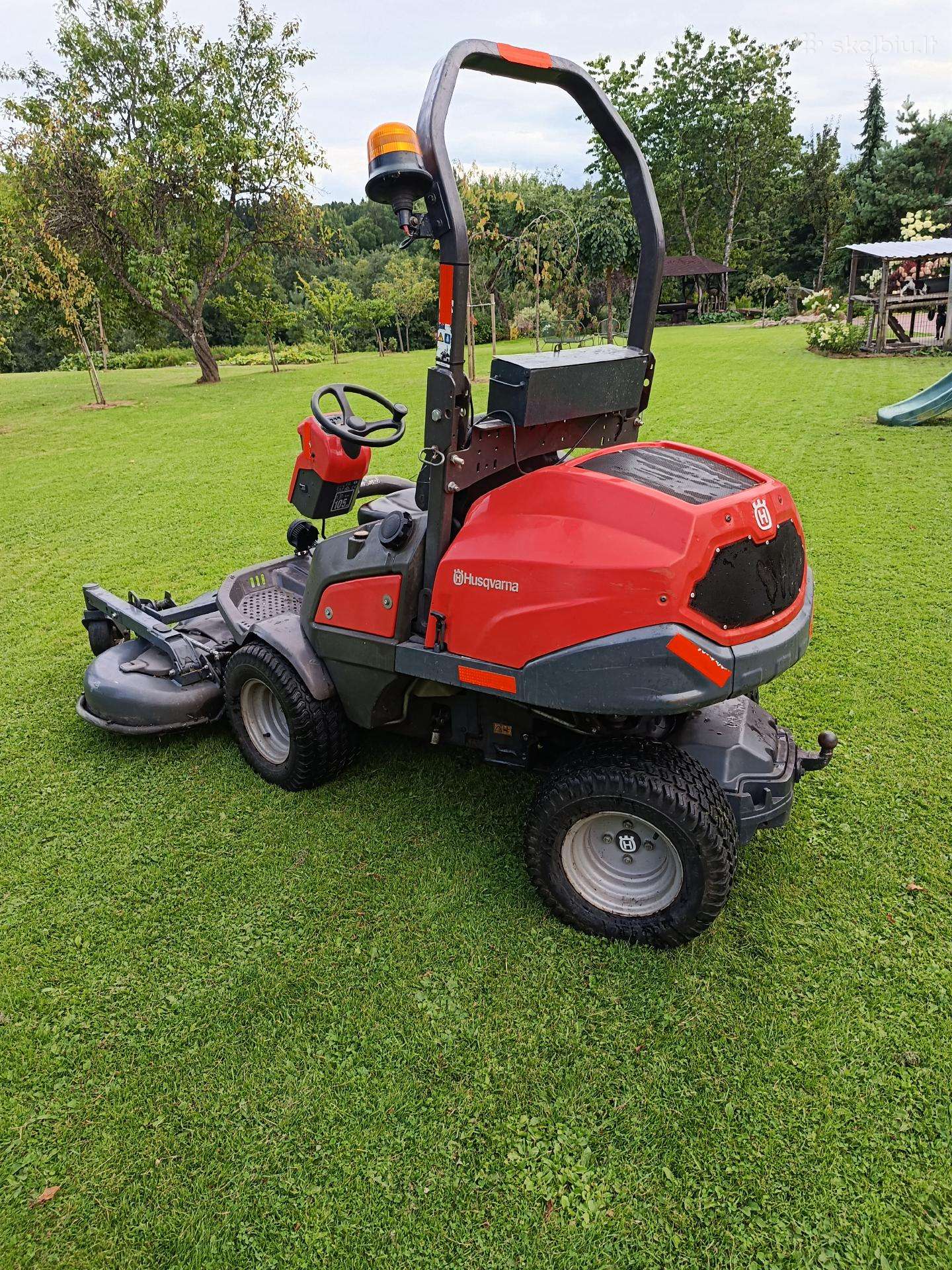 Parduodu Husqvarna 520 D Žoliapjovė traktoriuka.