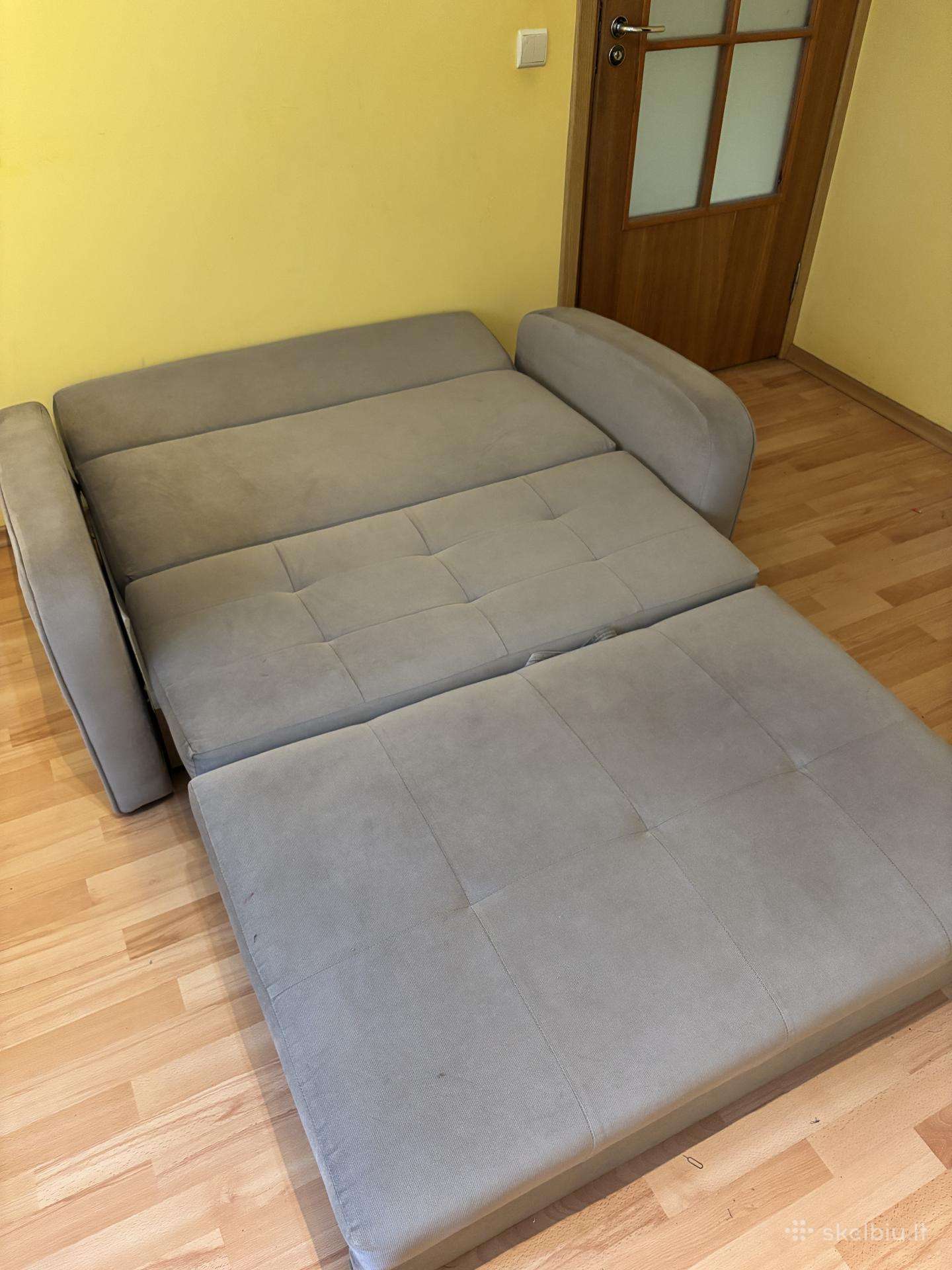 Dovanojama sofa-lova