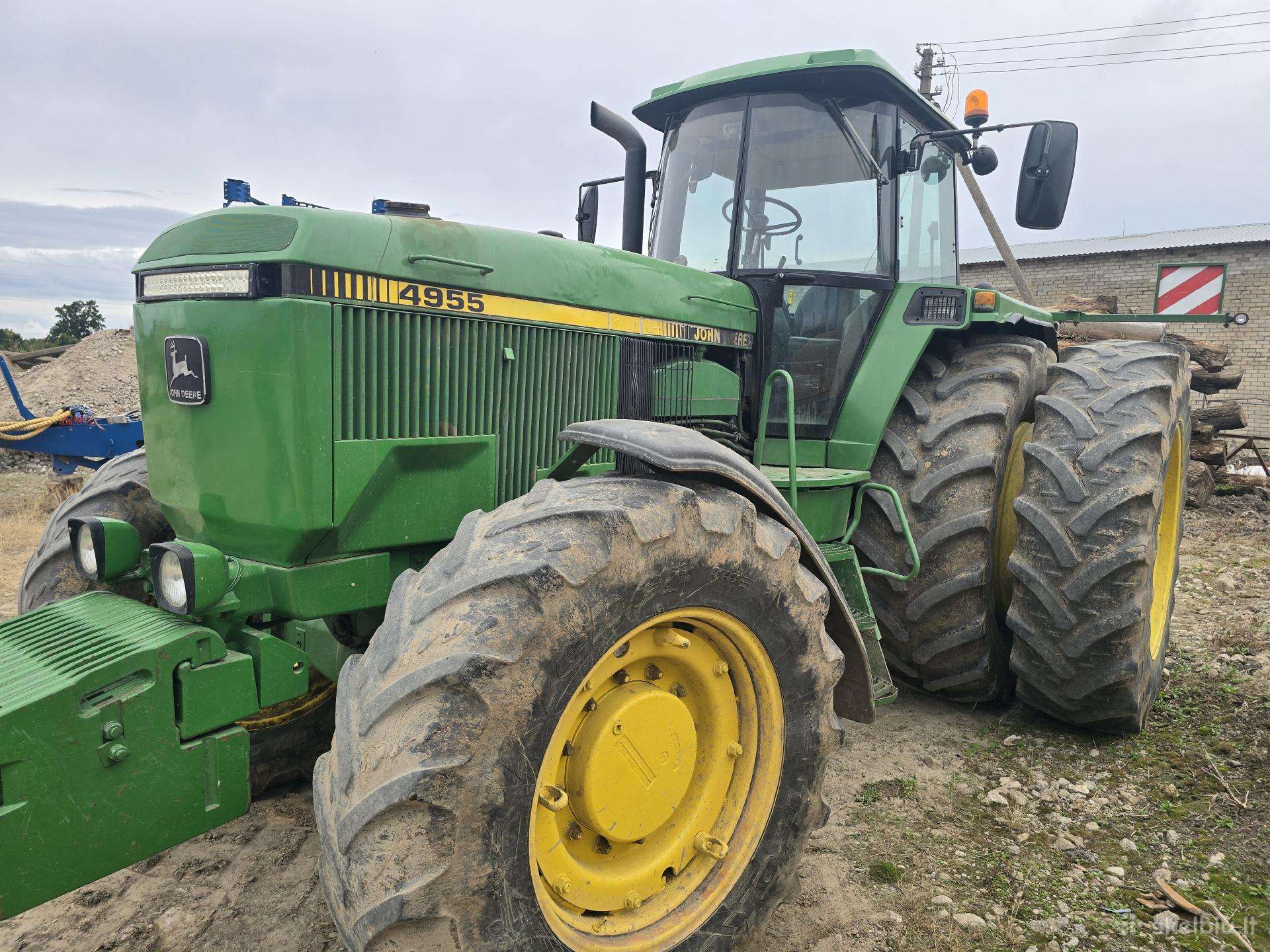 John Deere 4755, tractors