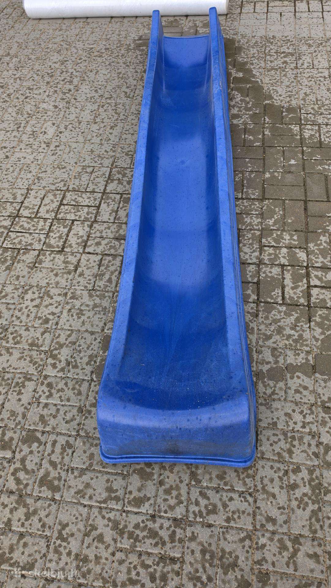 Dovanoju plastikinę čiuožyklė