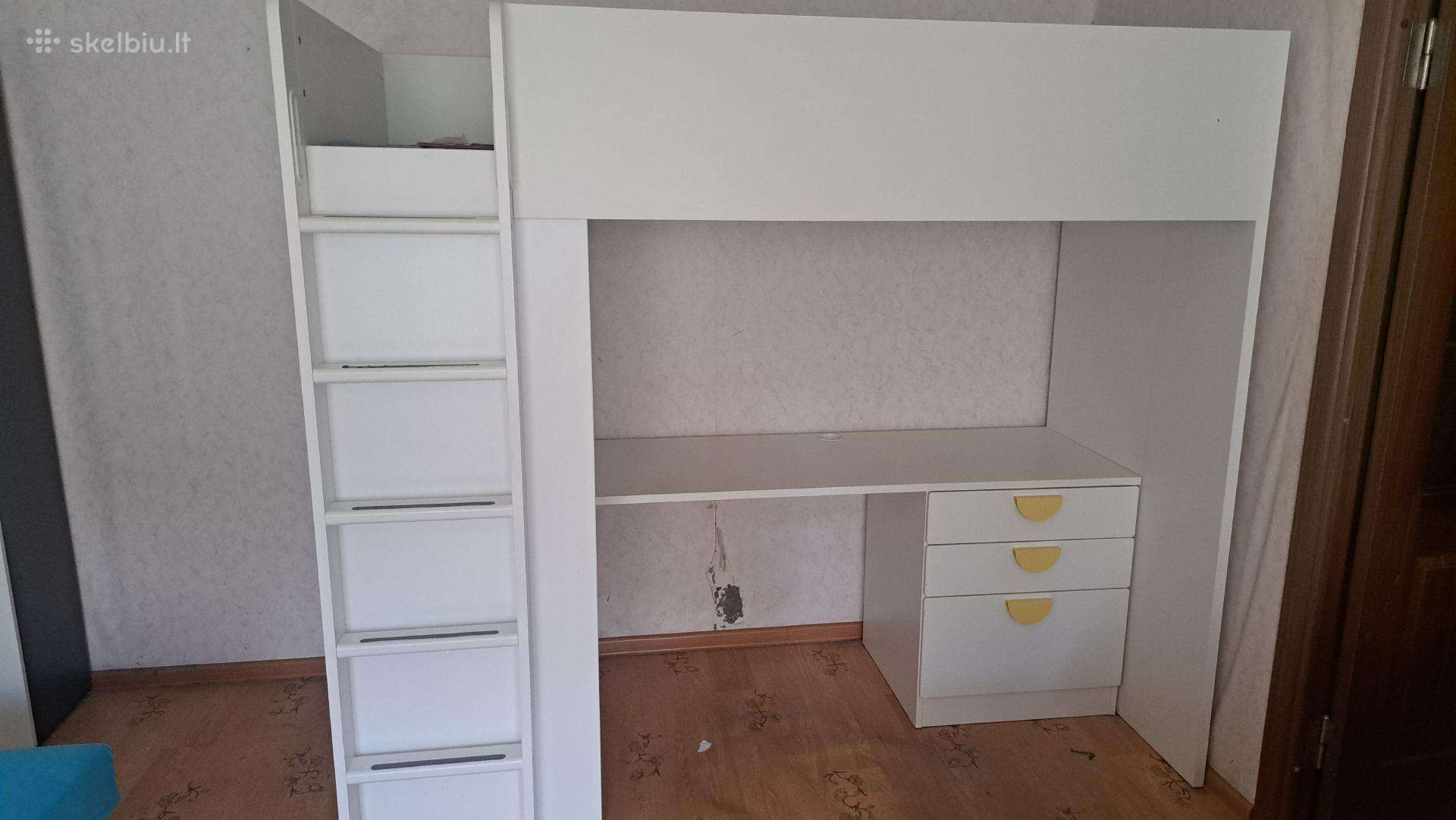 Dviaukštė lova su rašomuoju stalu. 100 Eur