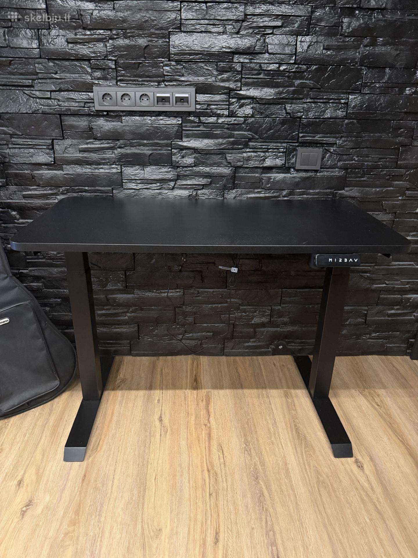 Desktronic stalas