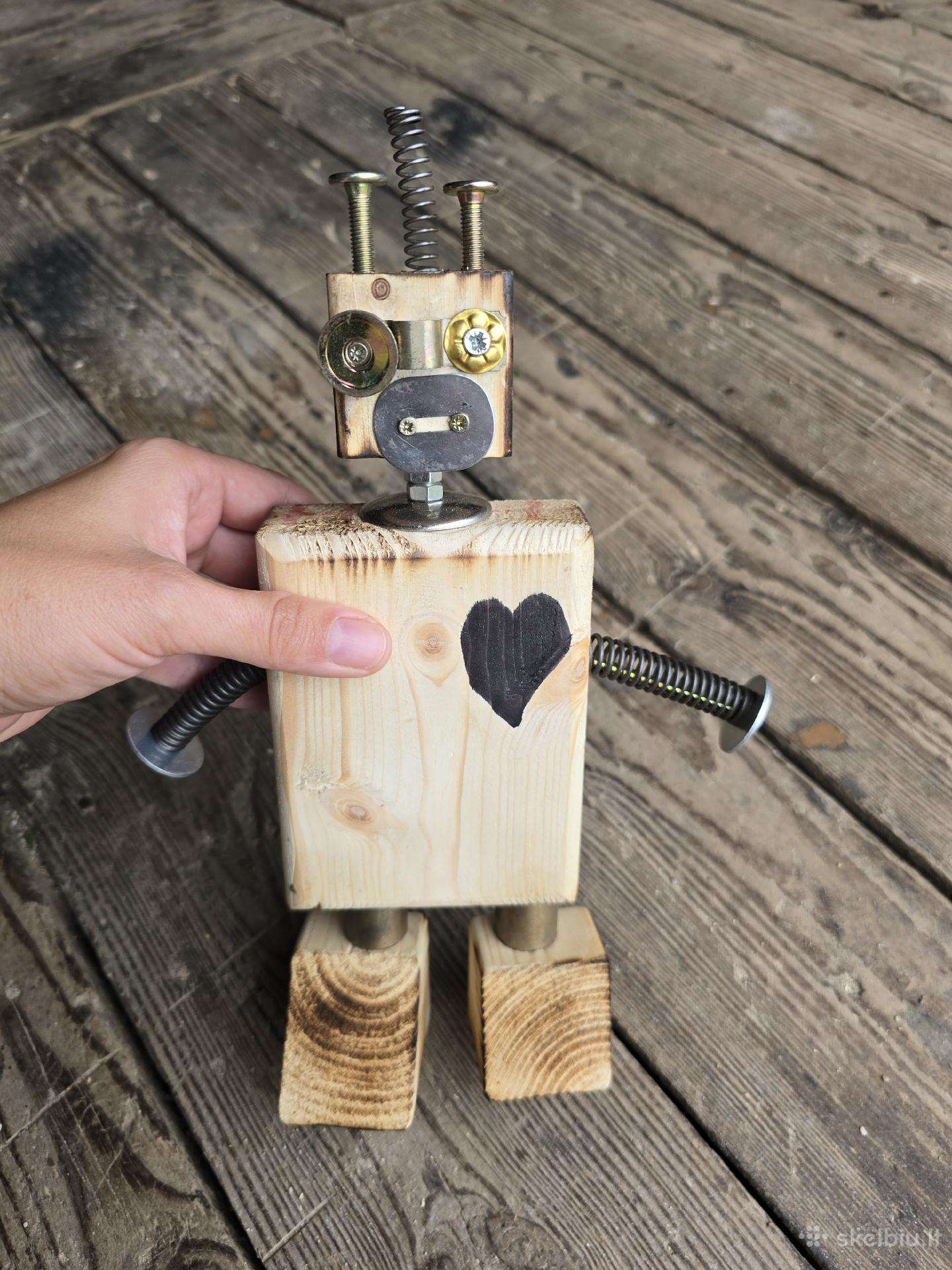 Medinis robotukas2