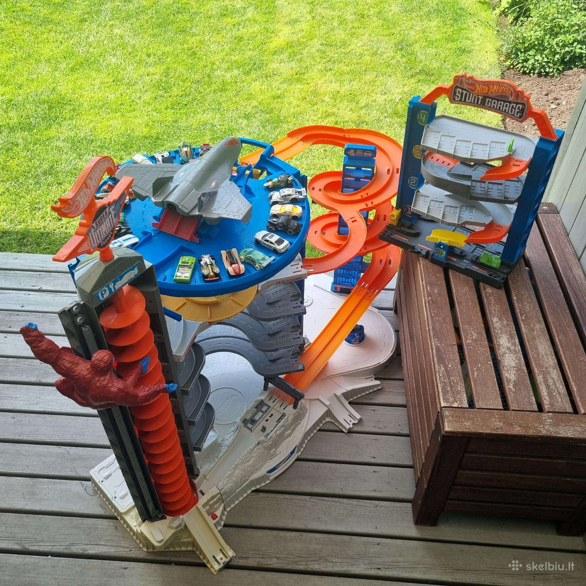 Hot wheels garažai