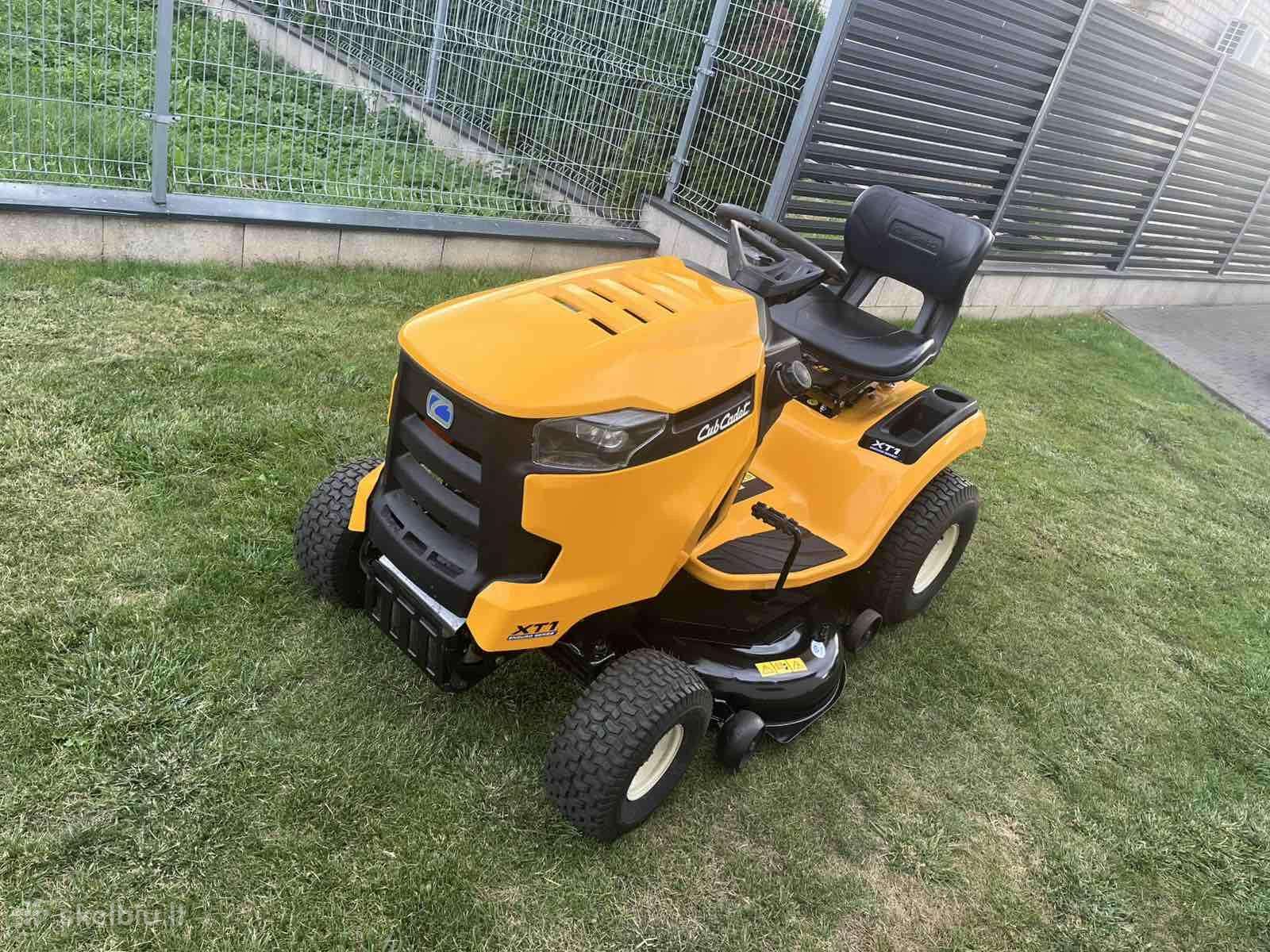 Cub Cadet Xp1 sodo traktoriukas 46h