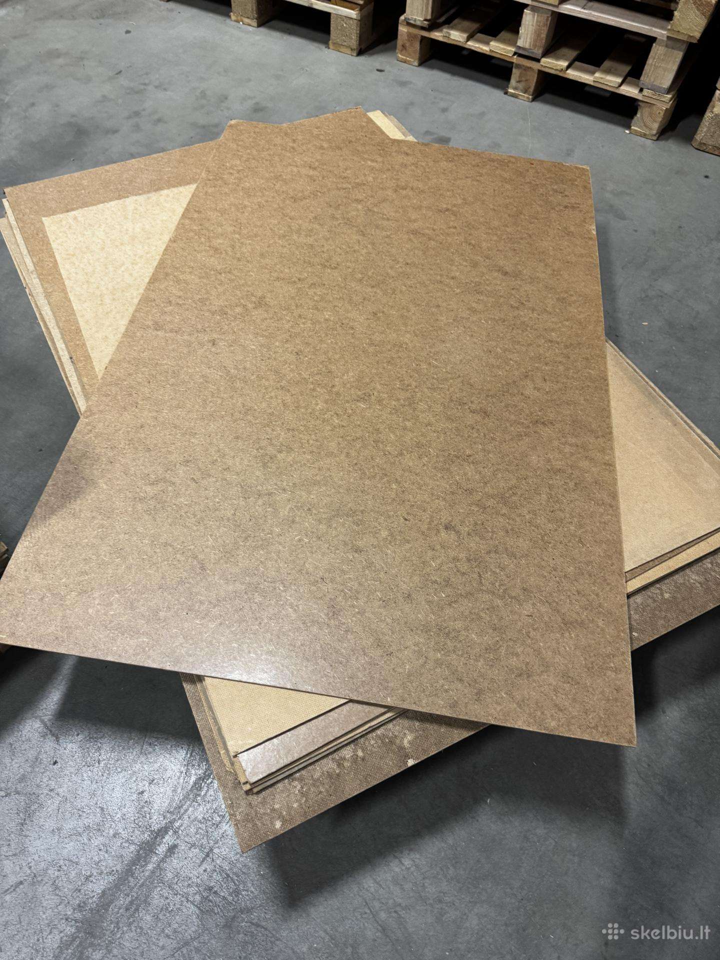 Medienos plaušo plokštės 120x80 cm – 27 vnt.