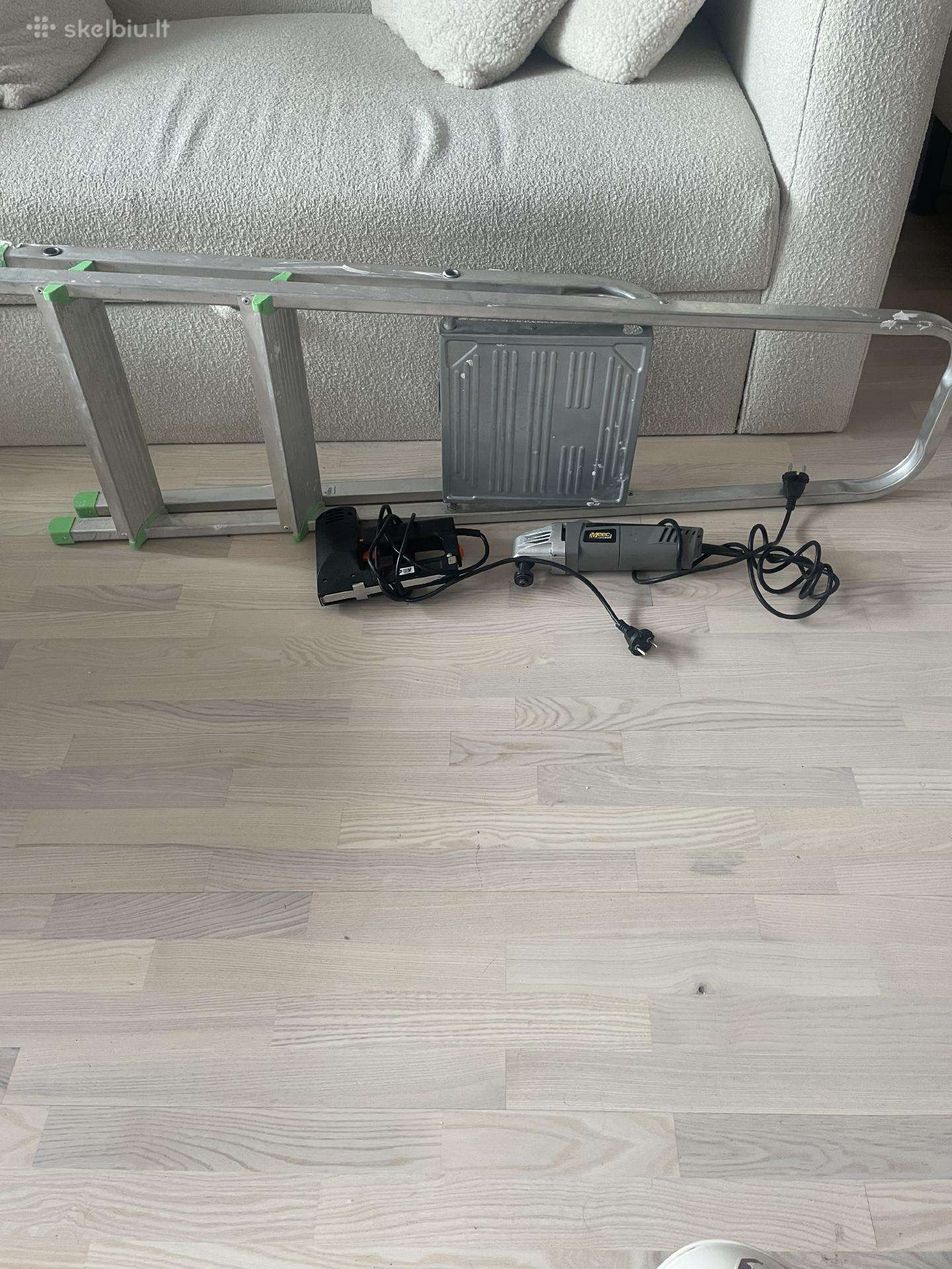Kopecios, kabiunaautuvas ir multitools.