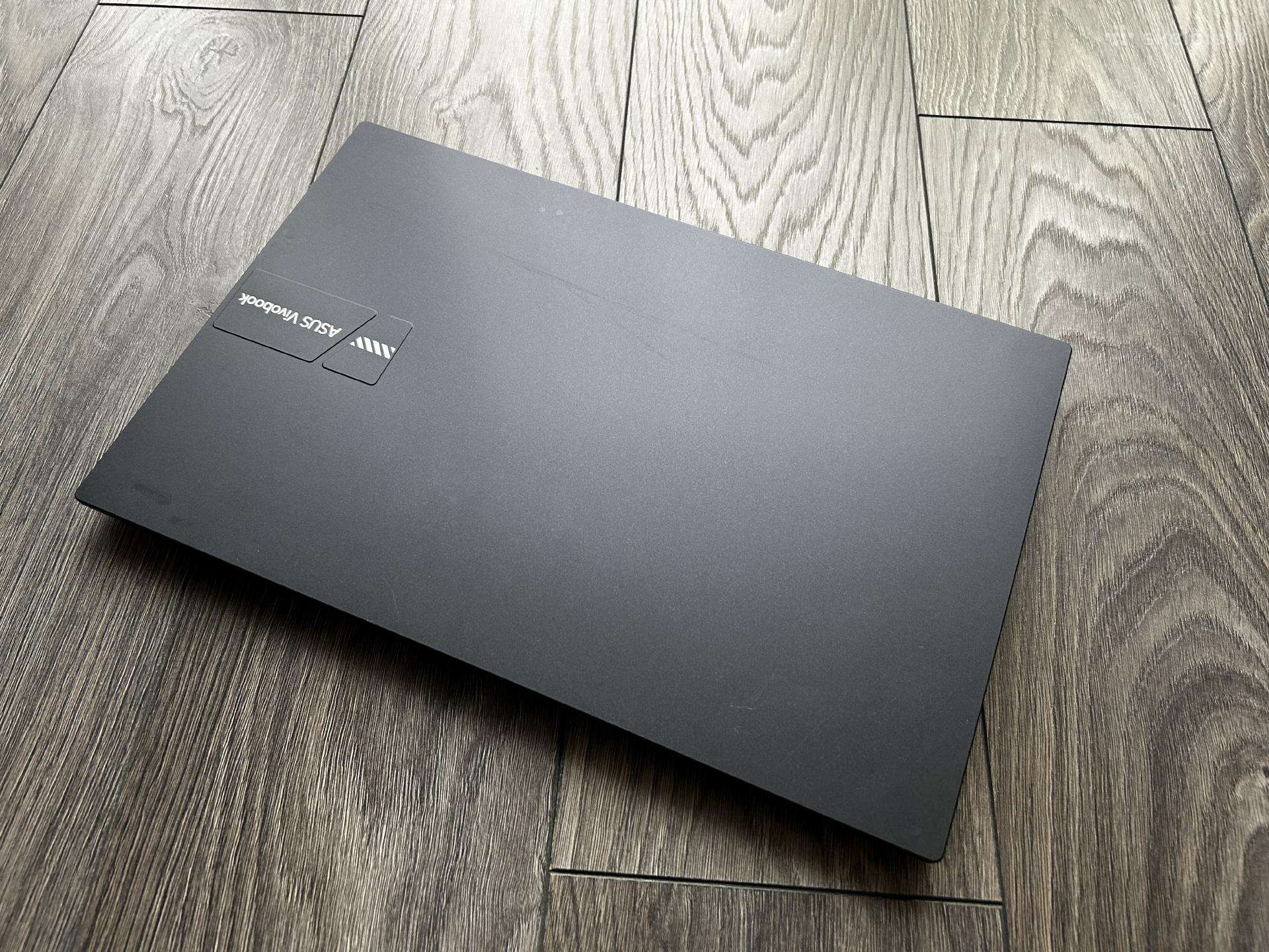 Asus Vivobook 15 su garantija