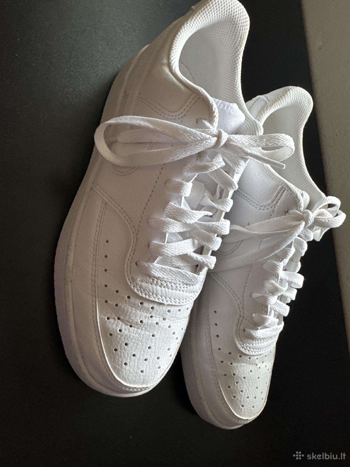 Nike air force 1low, kelis kartus nešioti.