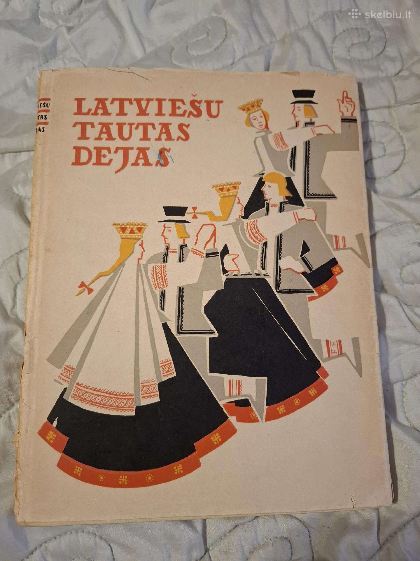 Latvių liaudies šokiai