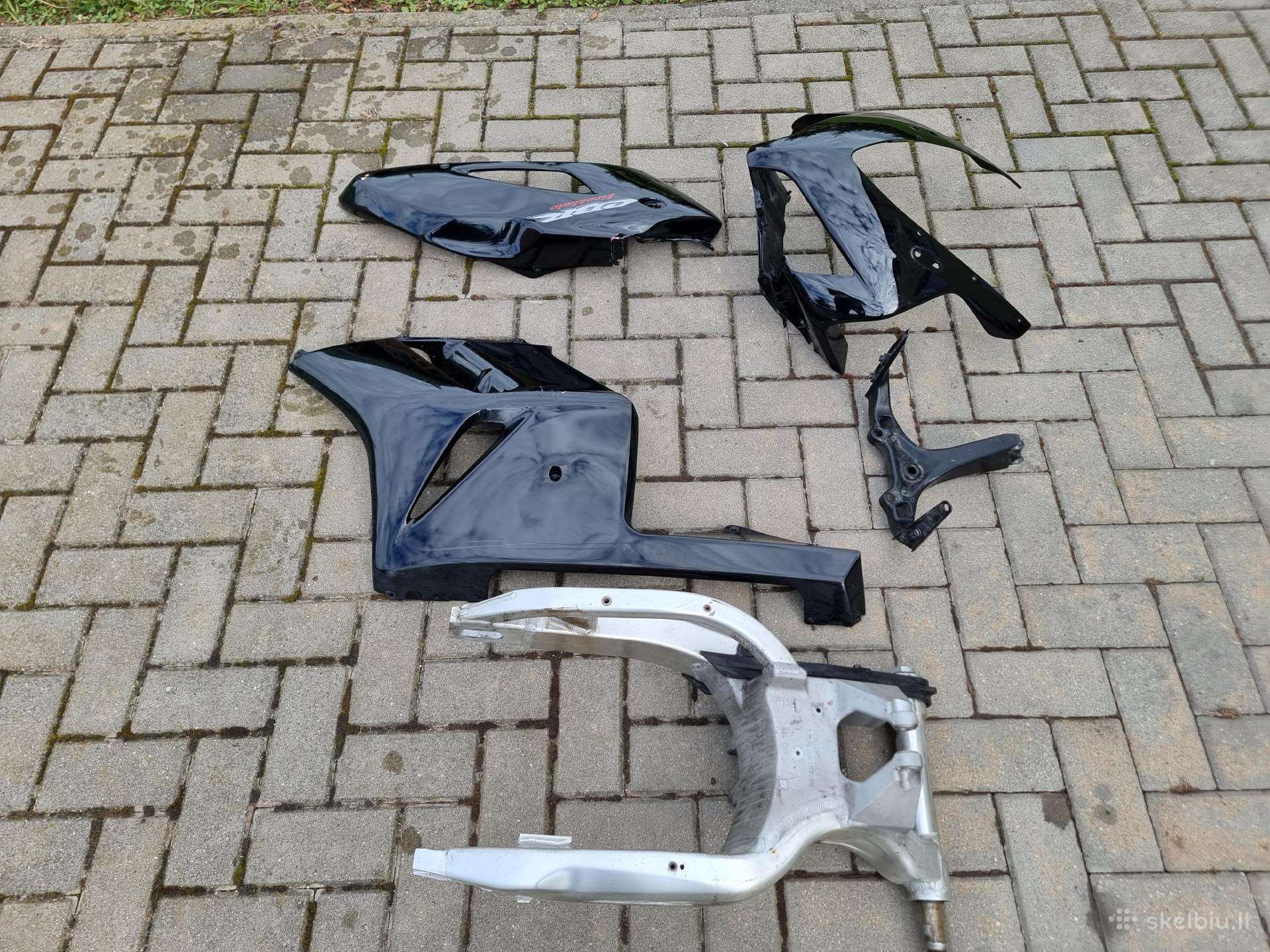 Honda Cbr1000rr (Sc57) dalys