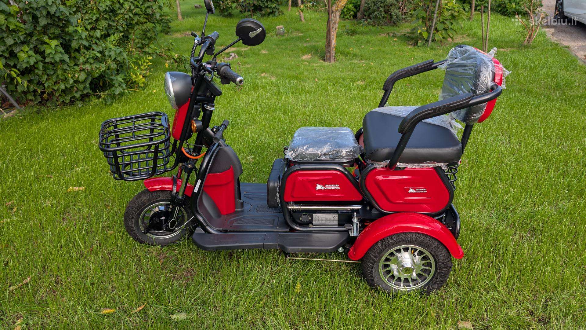 Naujas elektrinis triratis - skuteris M19