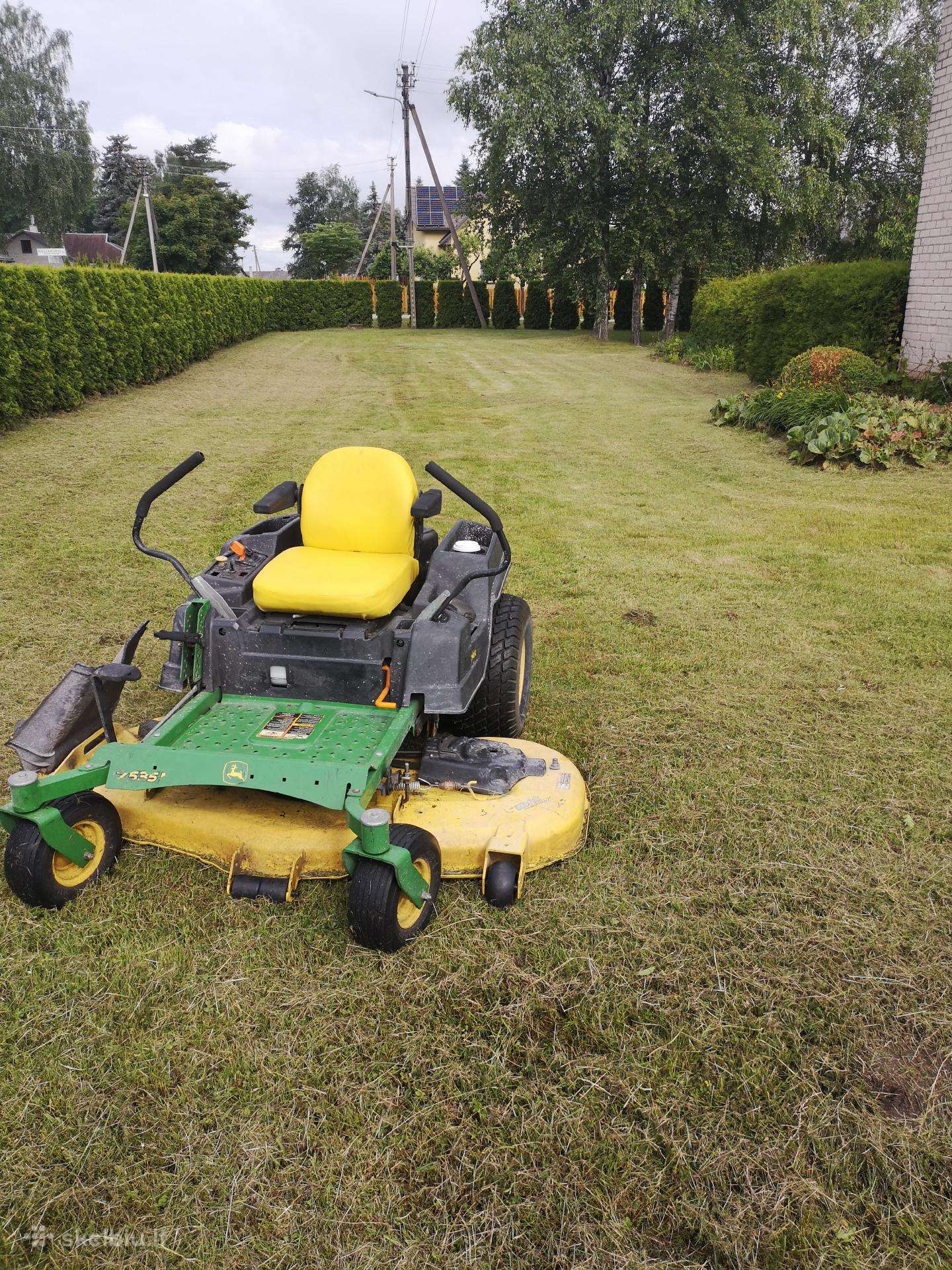 John deere nulinio apsisukimo traktorius