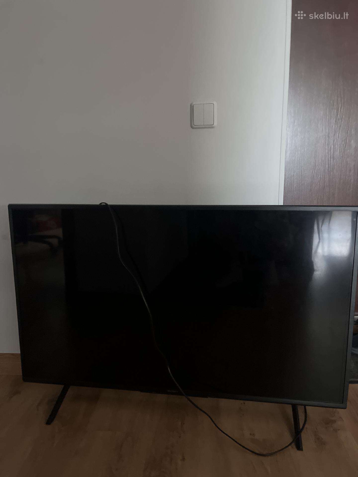 Sony televizorius sudaužytas pusę jo neveikia
