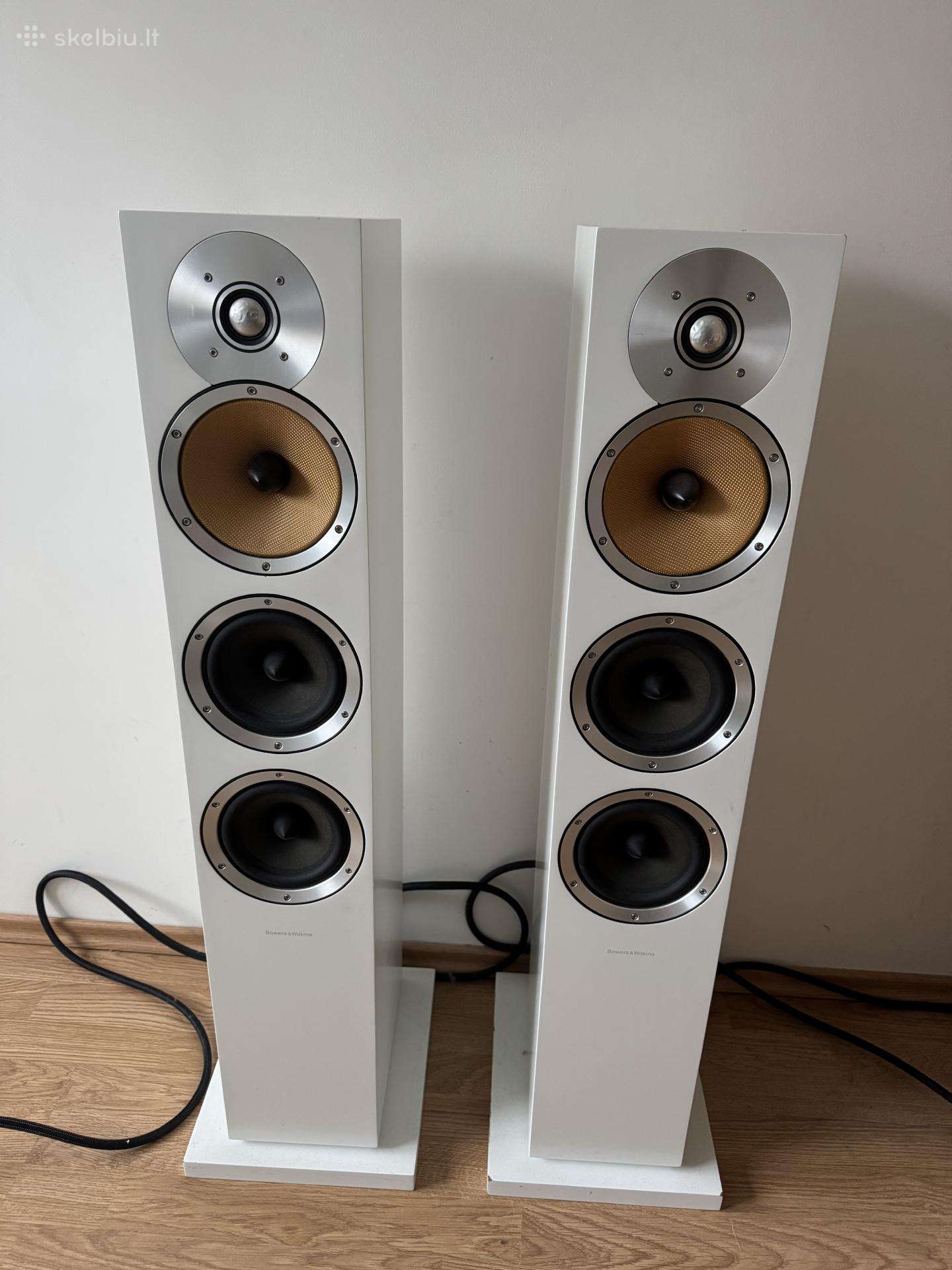 Bower and Wilkins Cm8