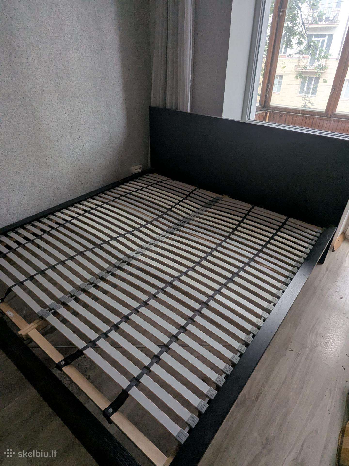Ikea lovos rėmas (čiužinys yra)