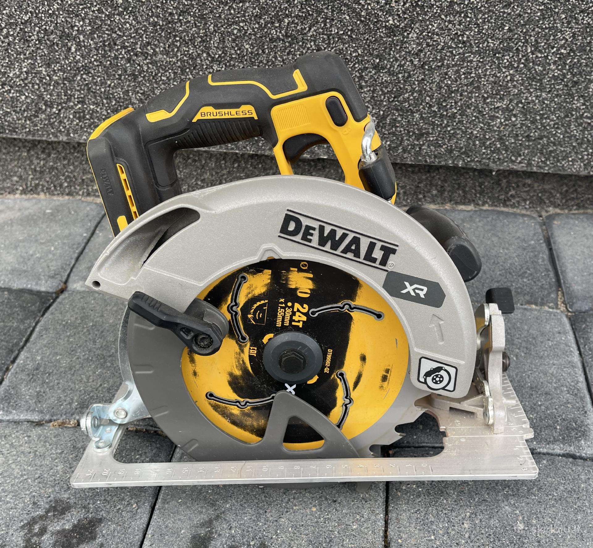 Dewalt pjuklai