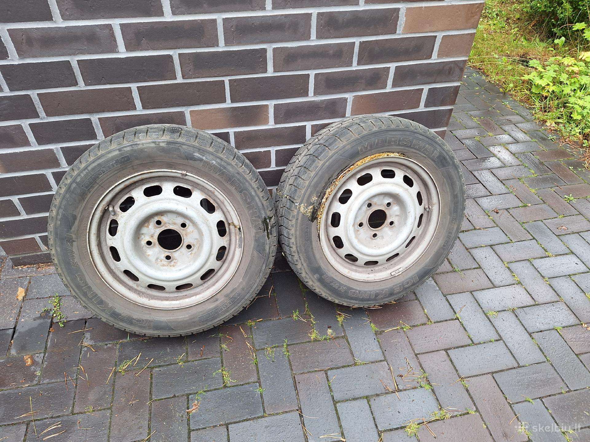 Dovanoju padangas su ratlankiais