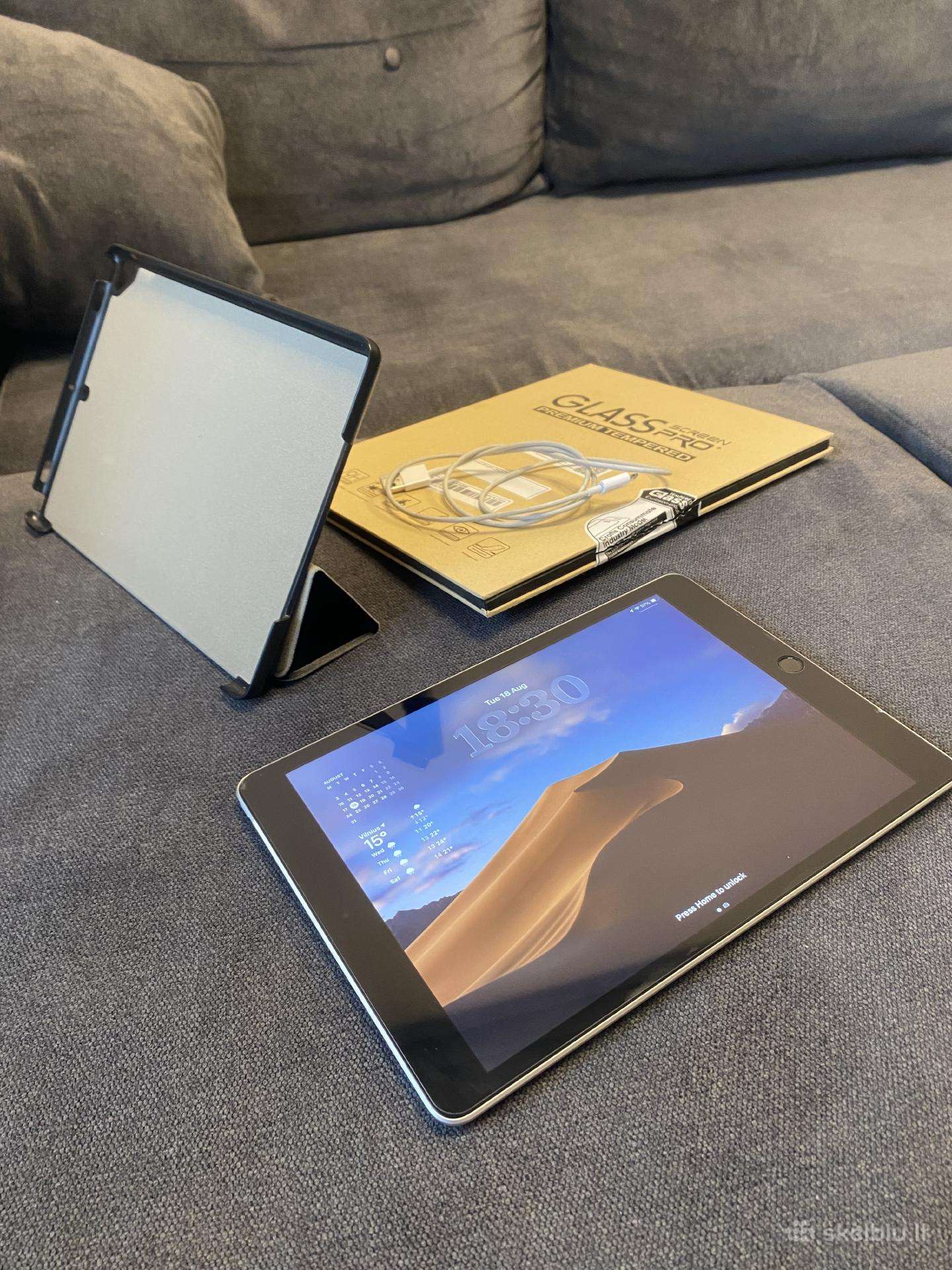 iPad 9, 64gb Cellular ( sim version)