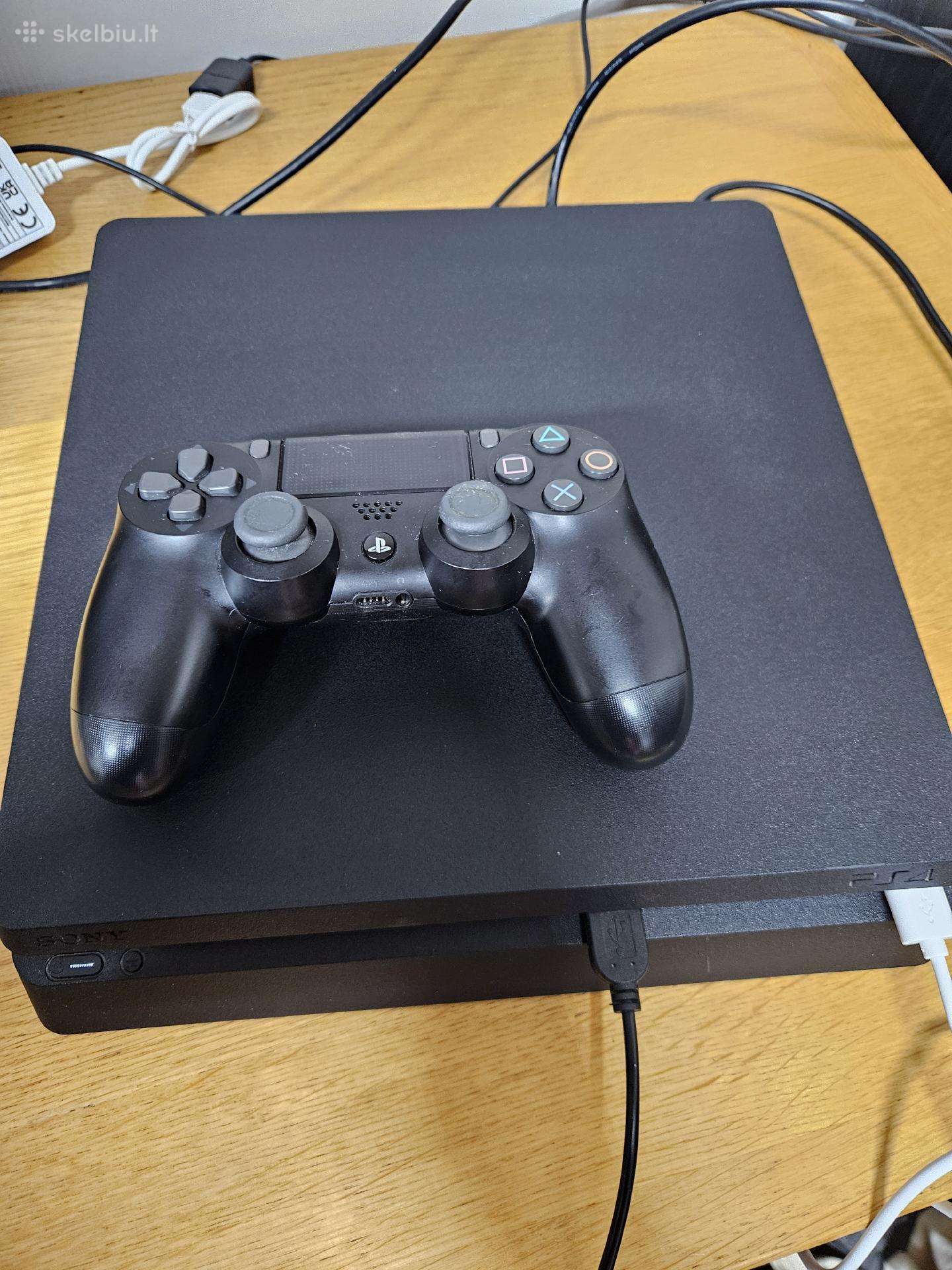 Ps4 1tb ir Logitech g29 vairas su pedalais
