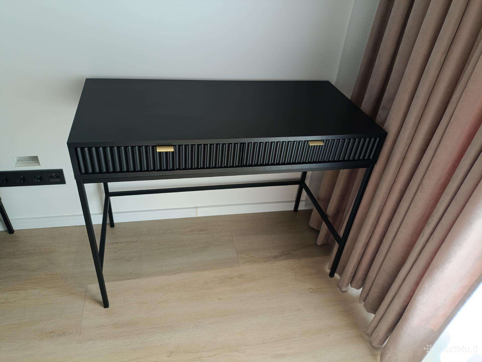 Nova T104 kosmetinis staliukas-konsolė