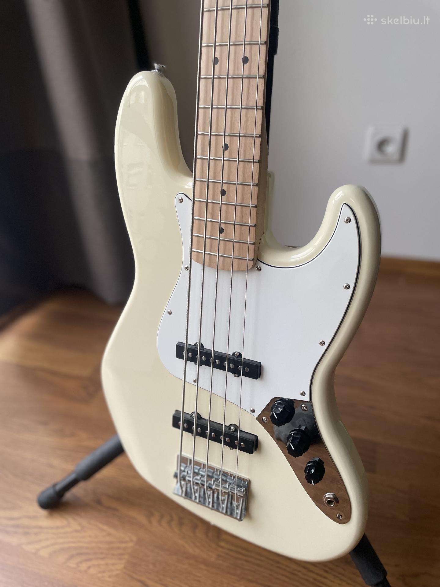 Squier Affinity Jazz Bass V5 stygų bosinė gitar