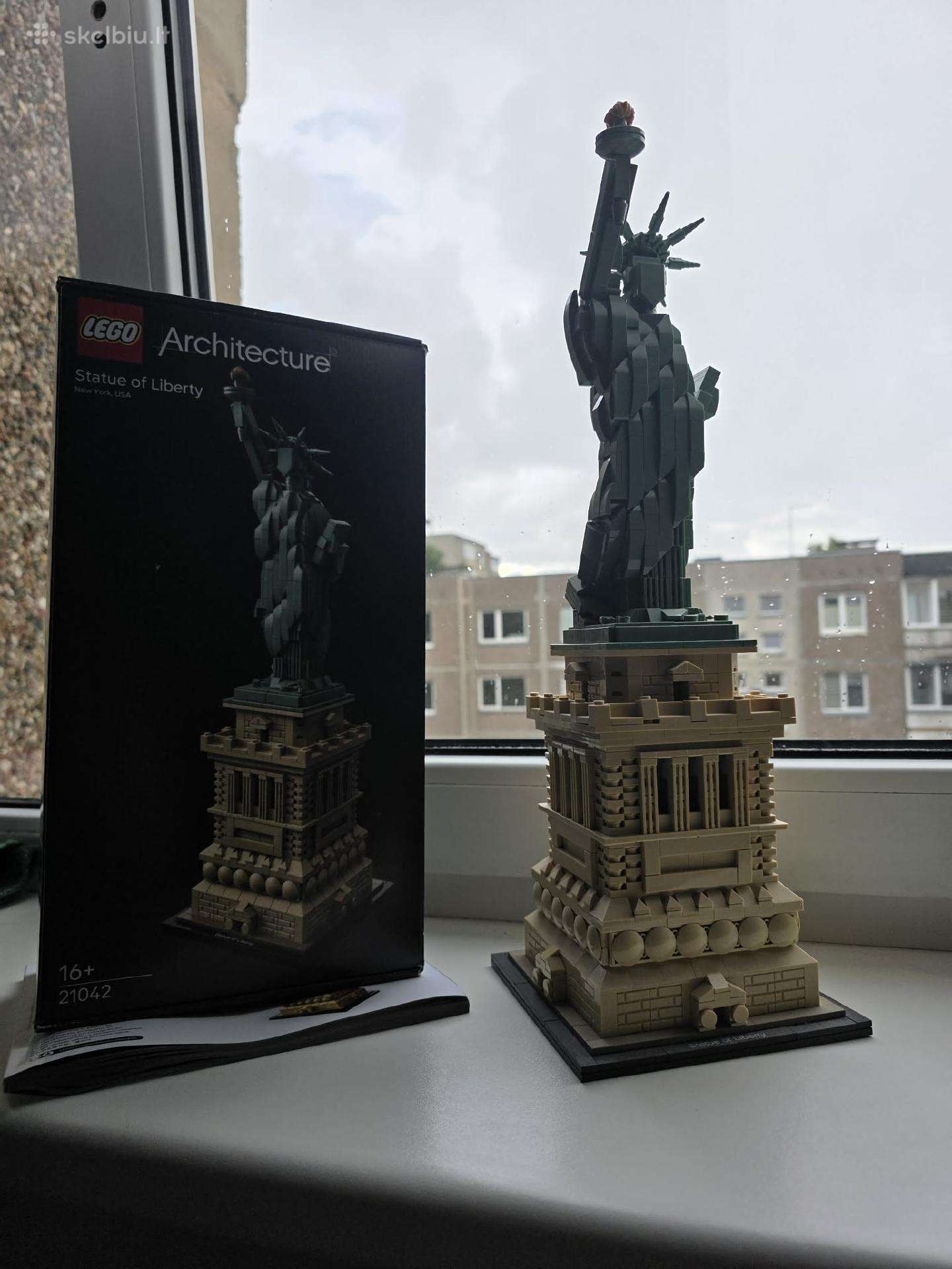 Parduodamas Lego Statula
