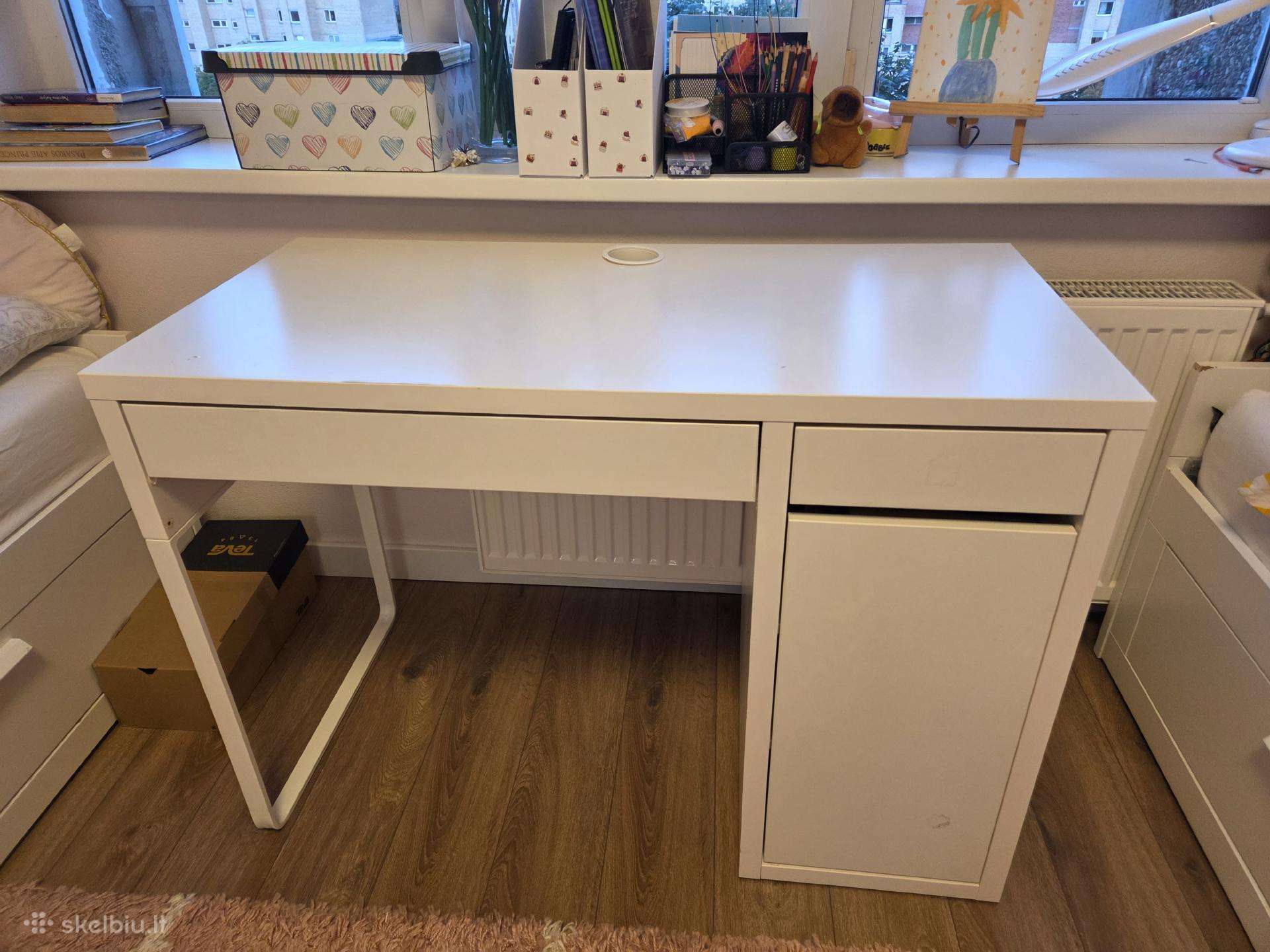 Nedidelis rašomasis stalas Ikea