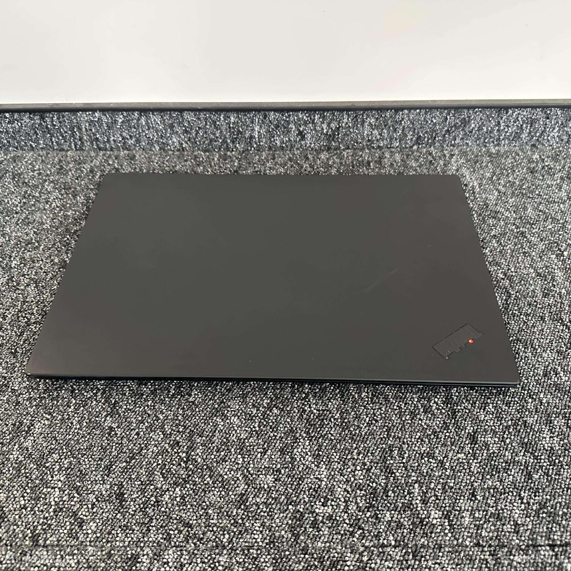 Lenovo Thinkpad P1 G2 I7 512gb SSD, T1000 15.6 Fhd