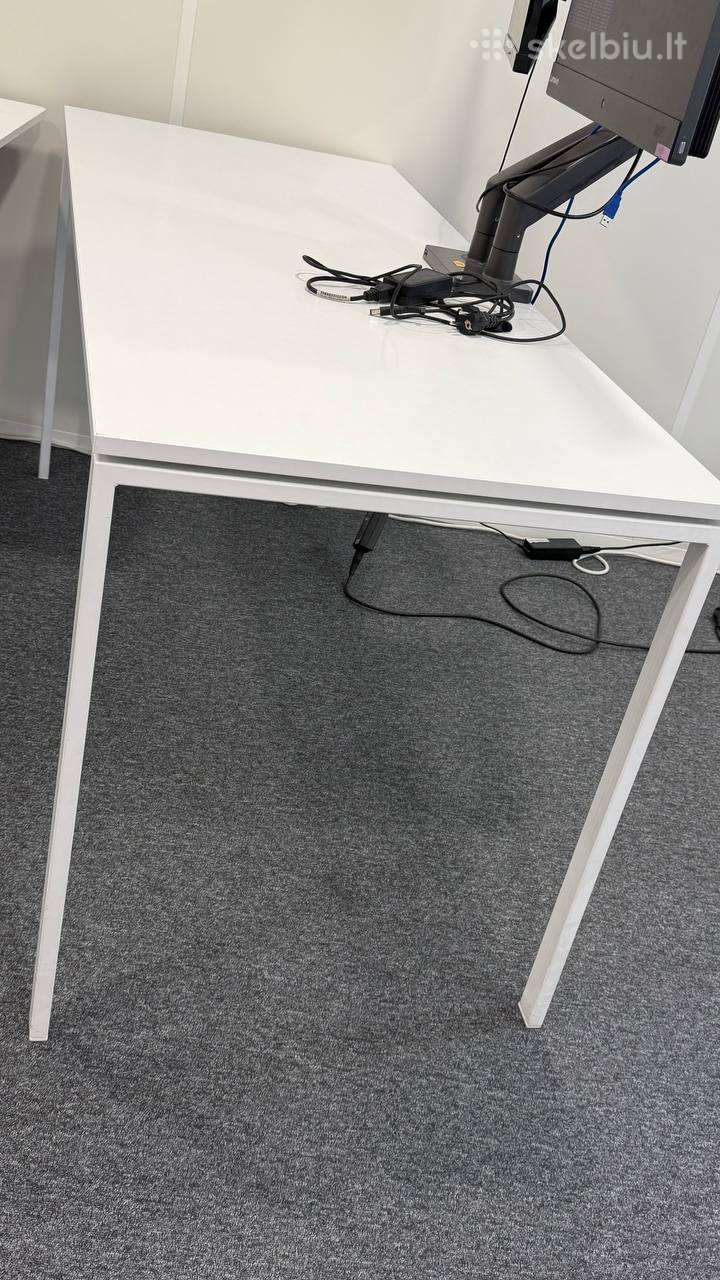 Parduodami kokybiški biuro baldai